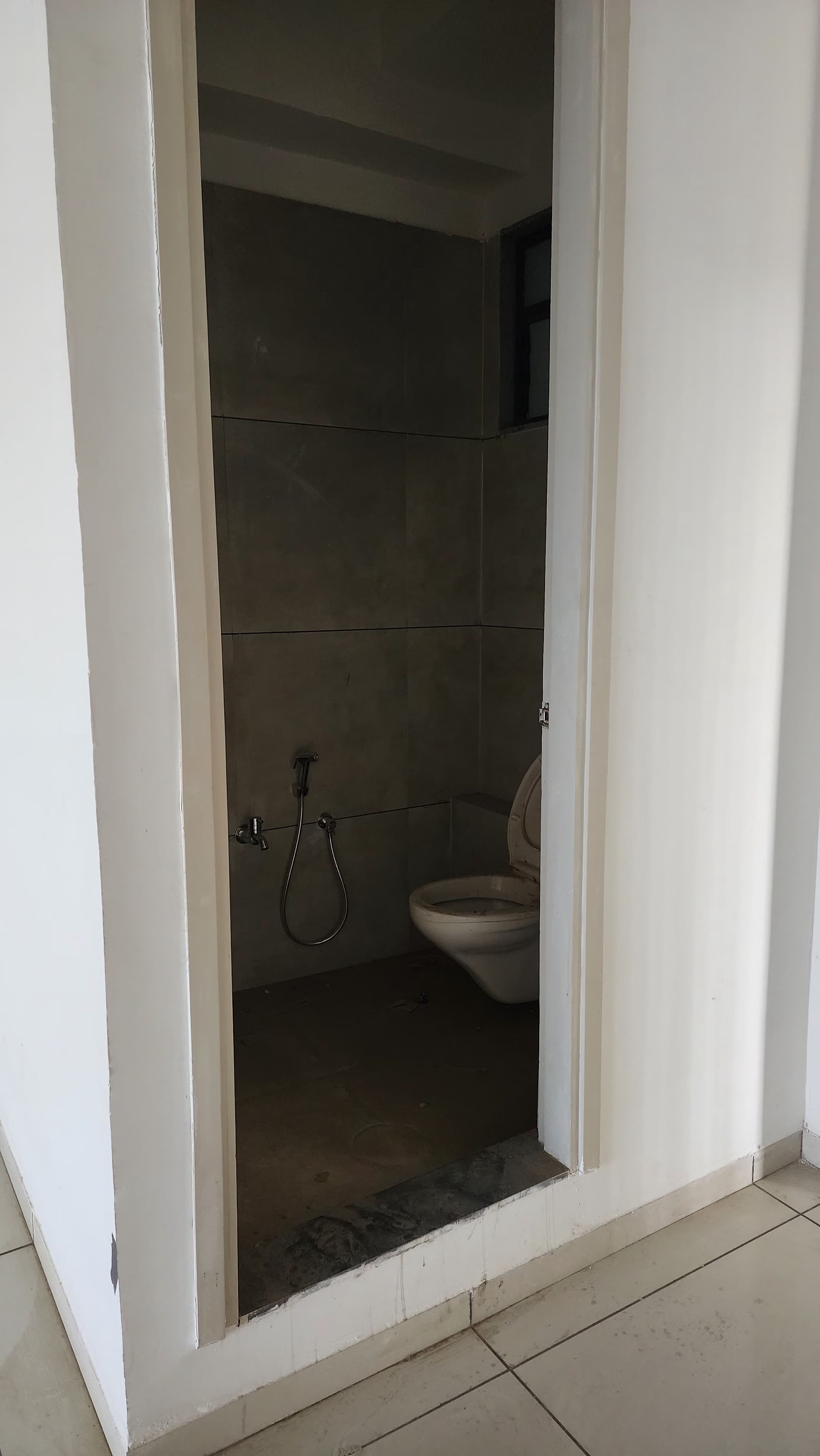 1700 Sq. Ft. Commercial Office for Rent in Gota Ahmedabad