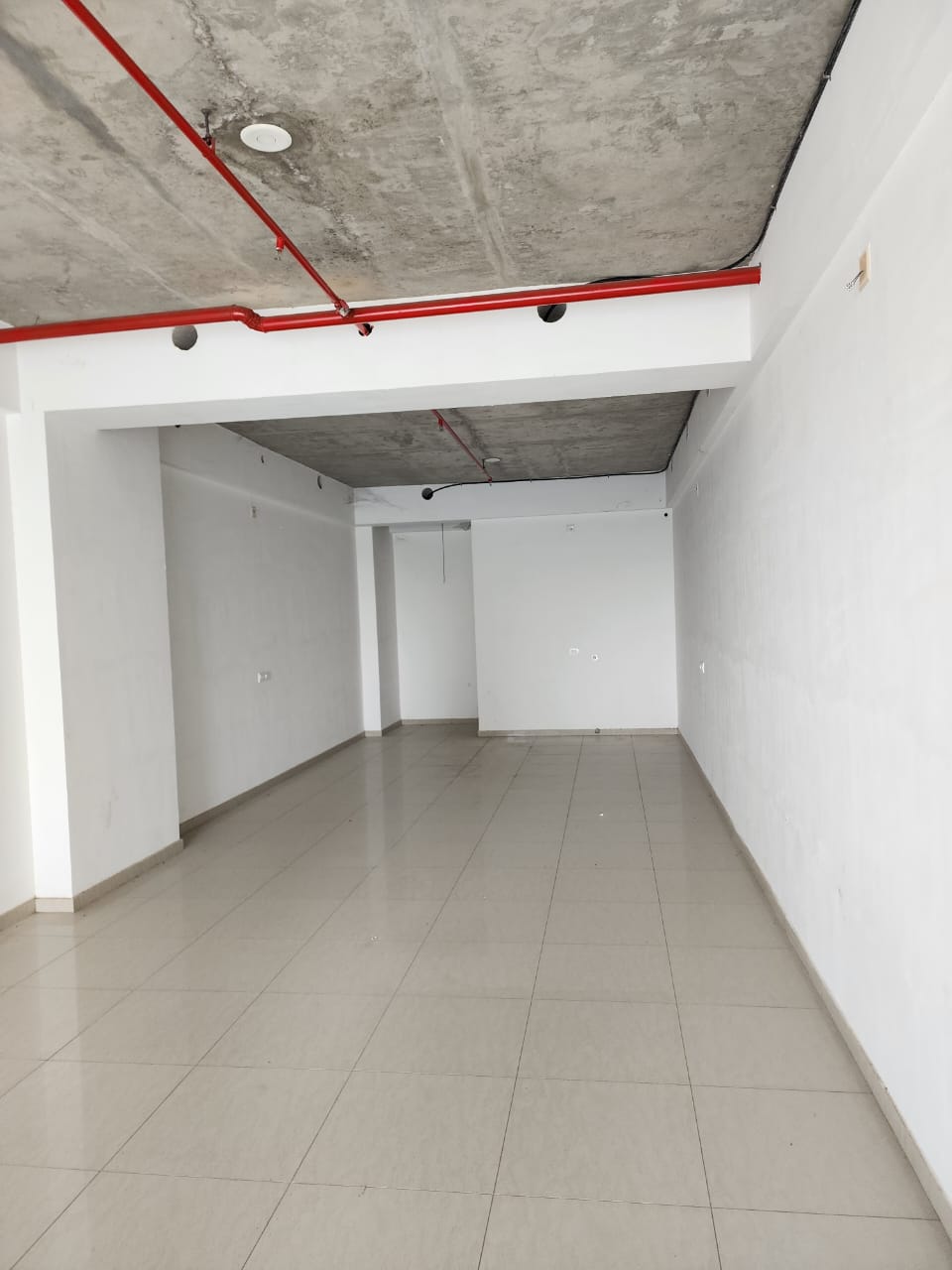 1240 Sq. Ft. Commercial Office for Rent in Shilaj Ahmedabad - Media 2