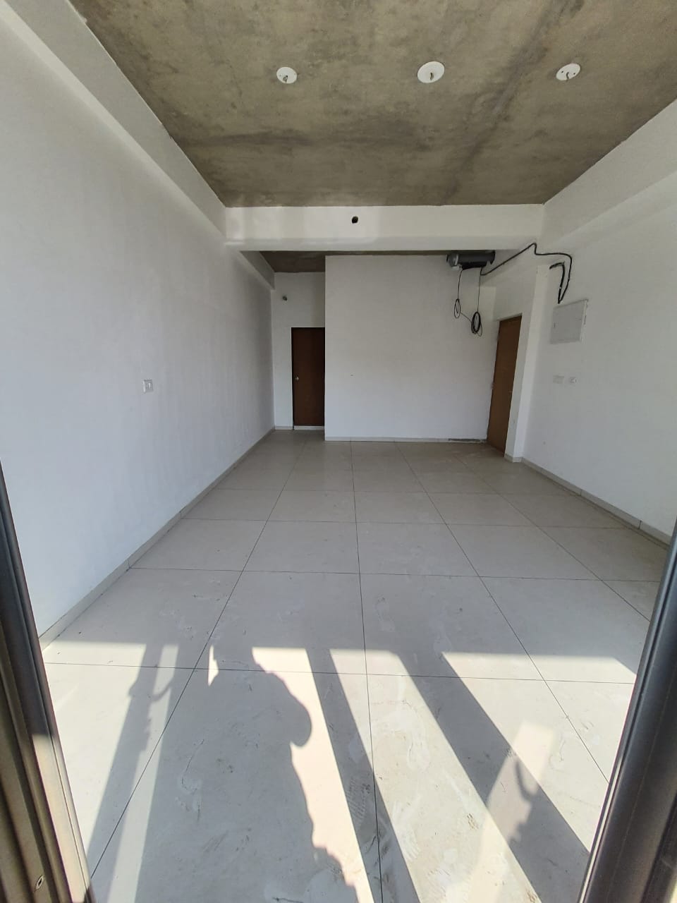 739 Sq. Ft. Commercial Office for Rent in Ashram Road Ahmedabad - Media 3