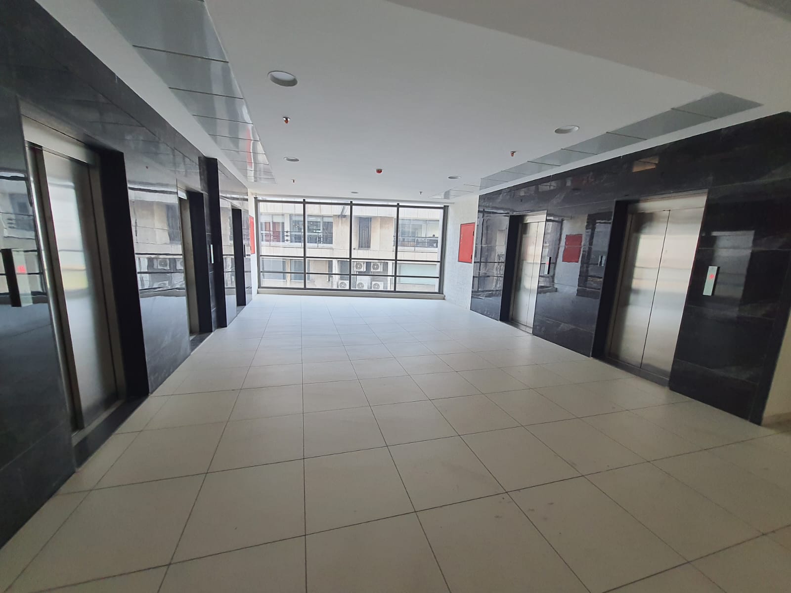 739 Sq. Ft. Commercial Office for Rent in Ashram Road Ahmedabad - Media 7