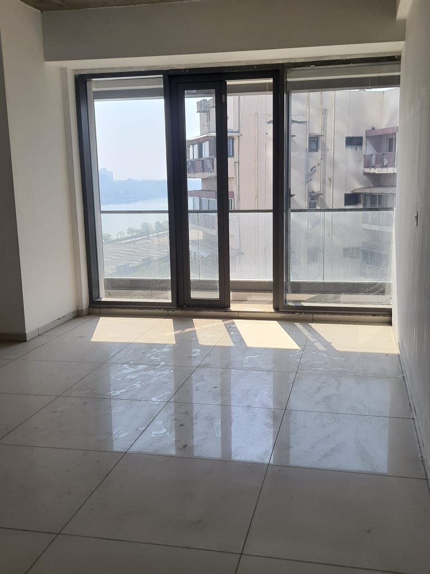 739 Sq. Ft. Commercial Office for Rent in Ashram Road Ahmedabad - Media 8