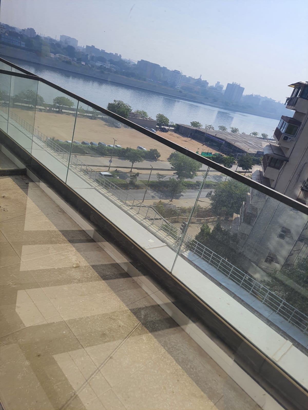 739 Sq. Ft. Commercial Office for Rent in Ashram Road Ahmedabad - Media 11
