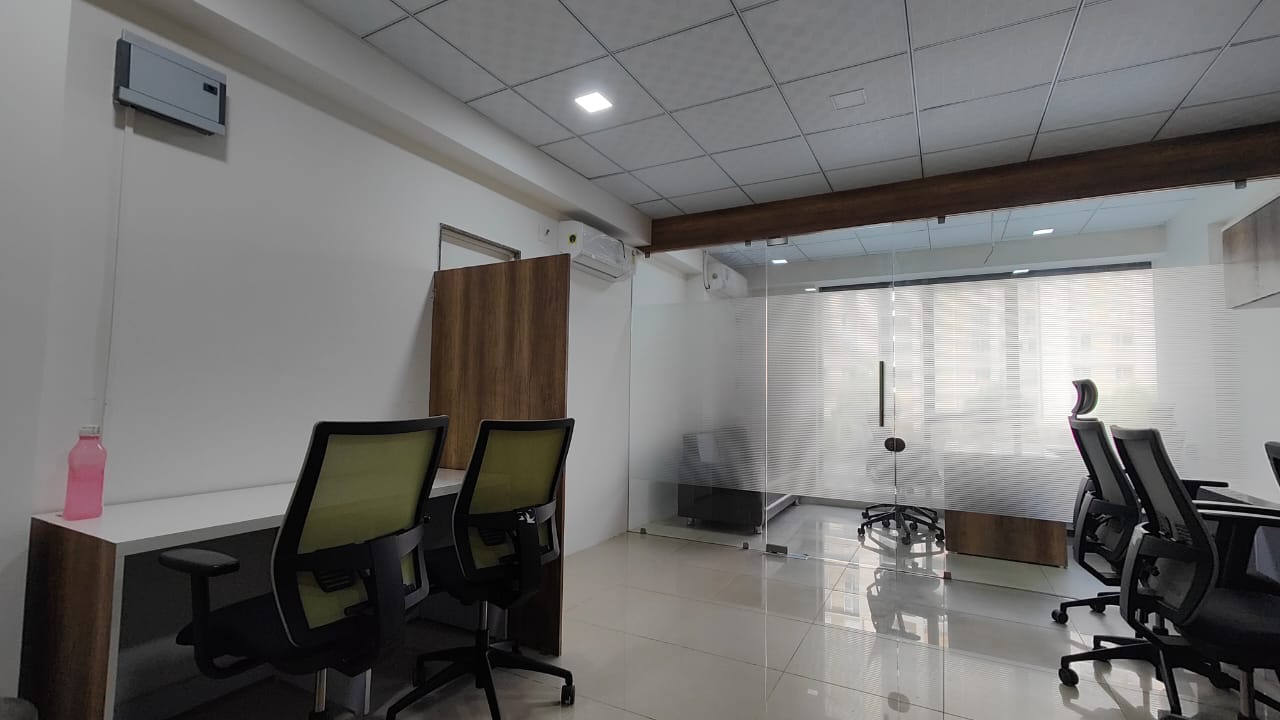 610 Sq. Ft. Commercial Office for Rent in Prahladnagar Ahmedabad - Media 2