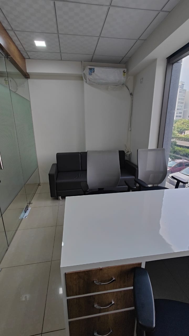 610 Sq. Ft. Commercial Office for Rent in Prahladnagar Ahmedabad - Media 6