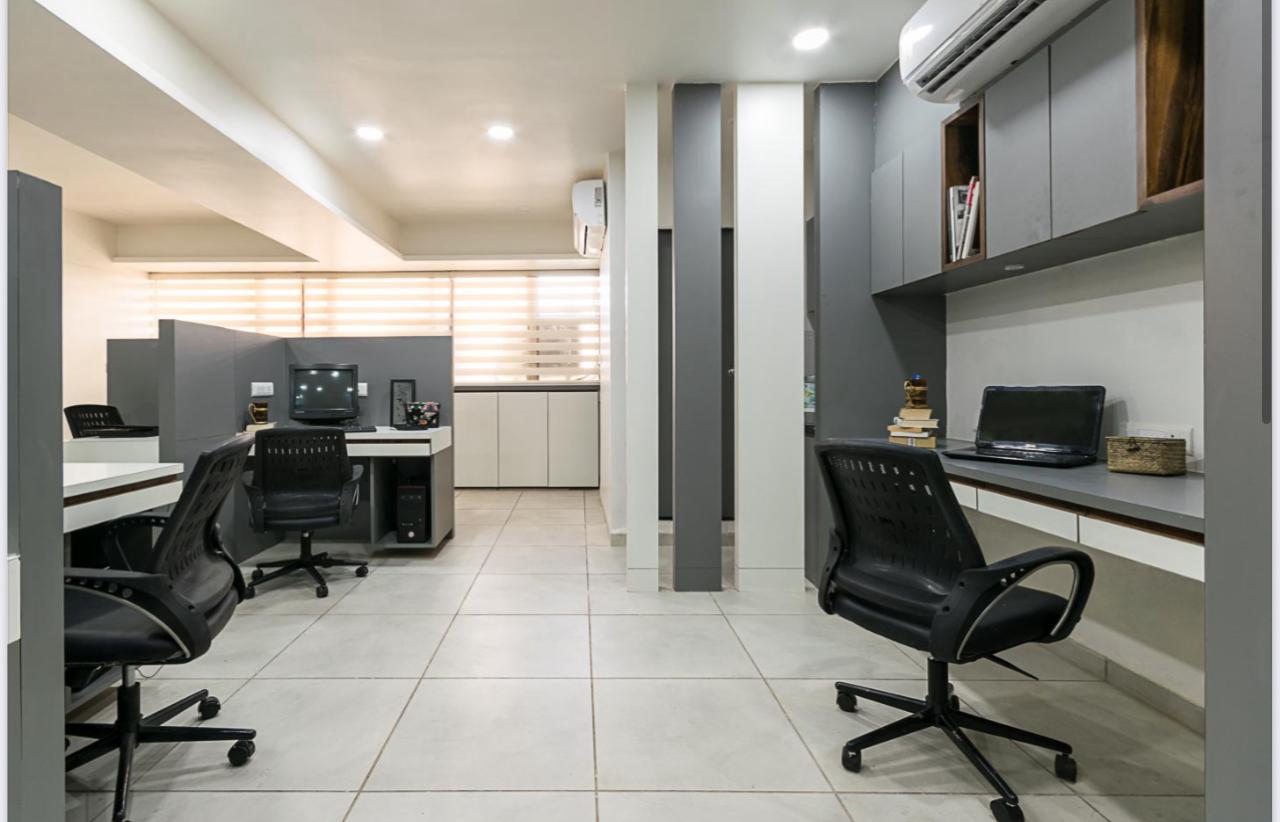 1230 Sq. Ft. Commercial Office for Rent in Sg Highway Ahmedabad