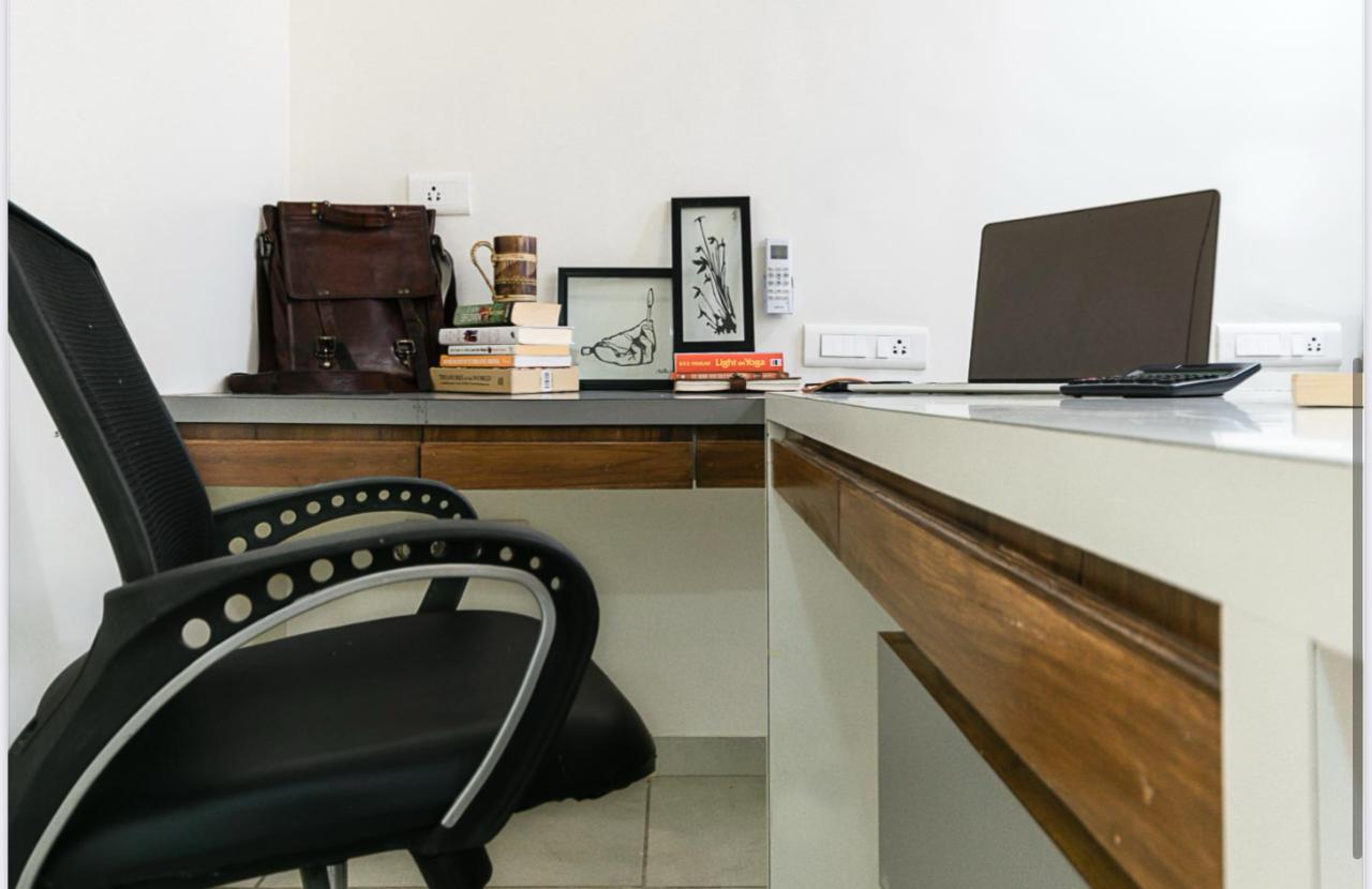 1230 Sq. Ft. Commercial Office for Rent in Sg Highway Ahmedabad - Media 3