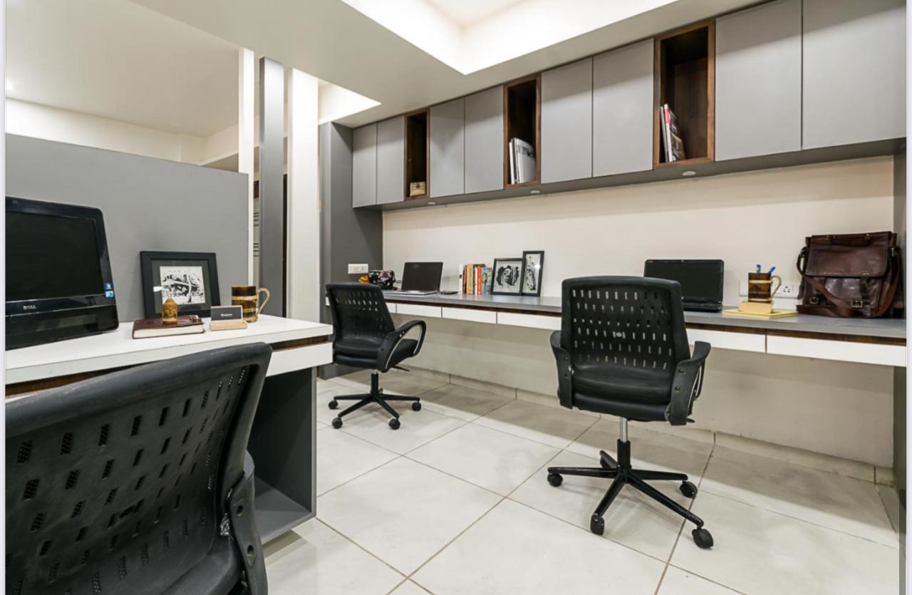 1230 Sq. Ft. Commercial Office for Rent in Sg Highway Ahmedabad - Media 9
