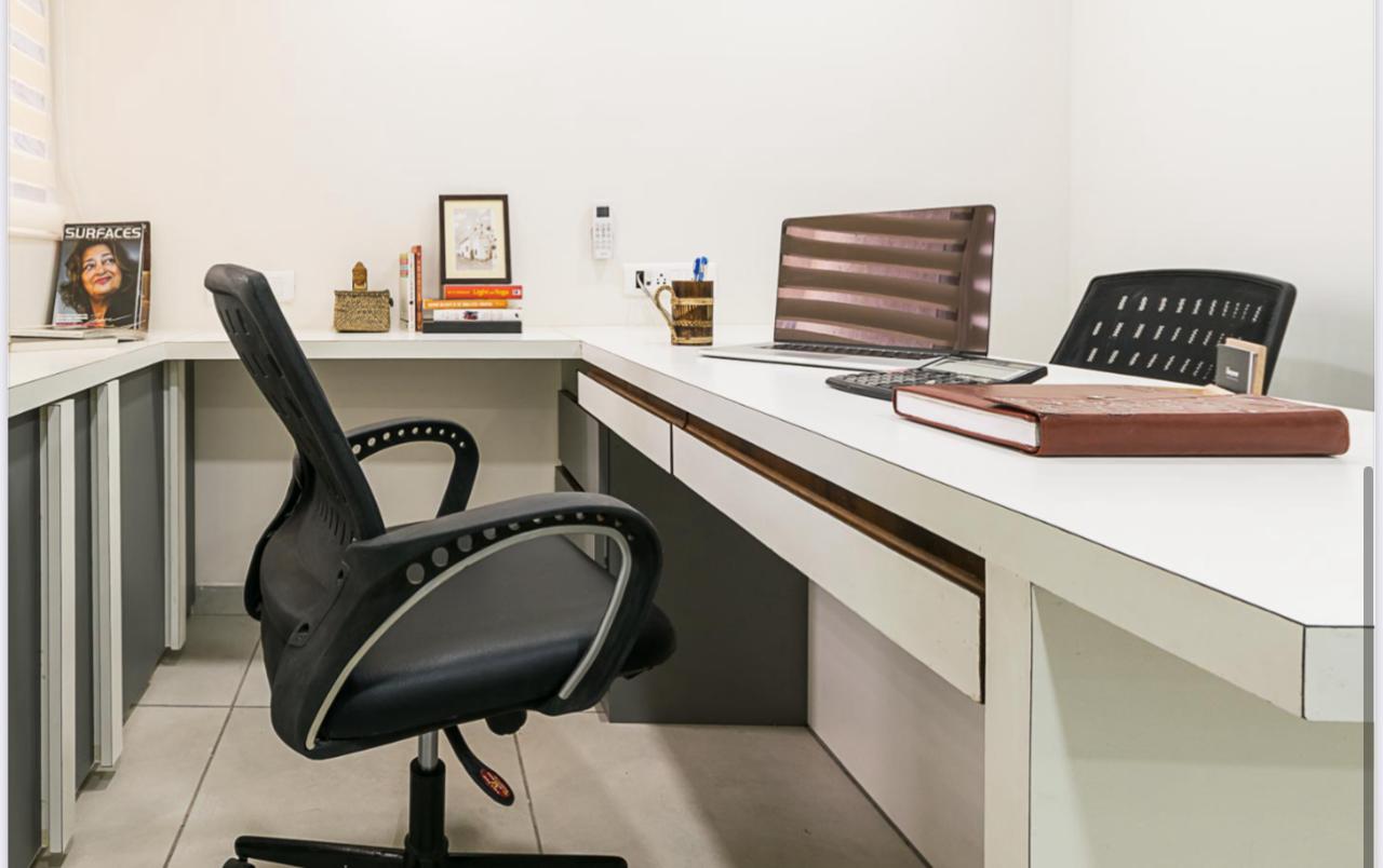 1230 Sq. Ft. Commercial Office for Rent in Sg Highway Ahmedabad - Media 13