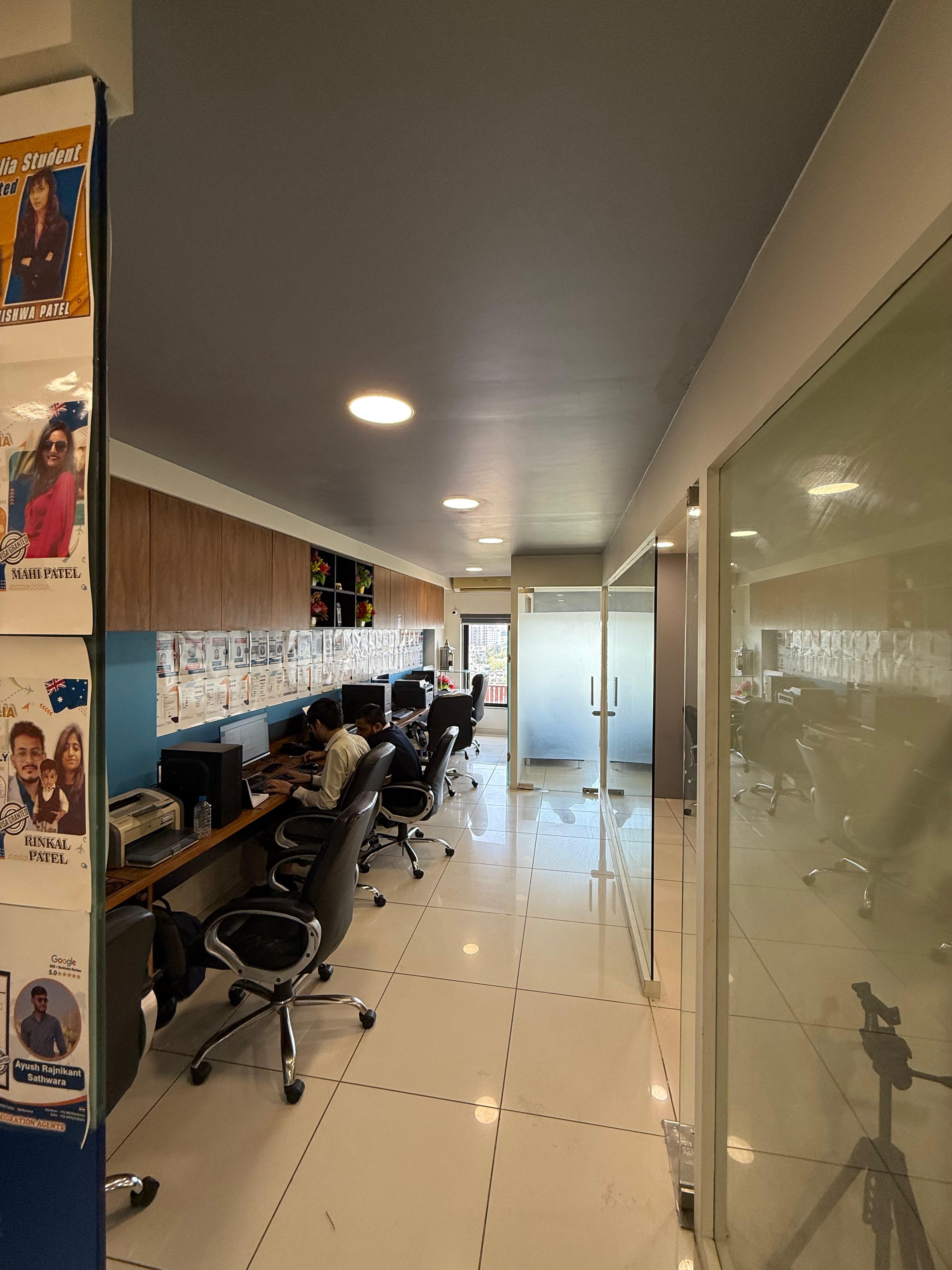1200 Sq. Ft. Commercial Office for Rent in Ashram Road Ahmedabad - Media 3