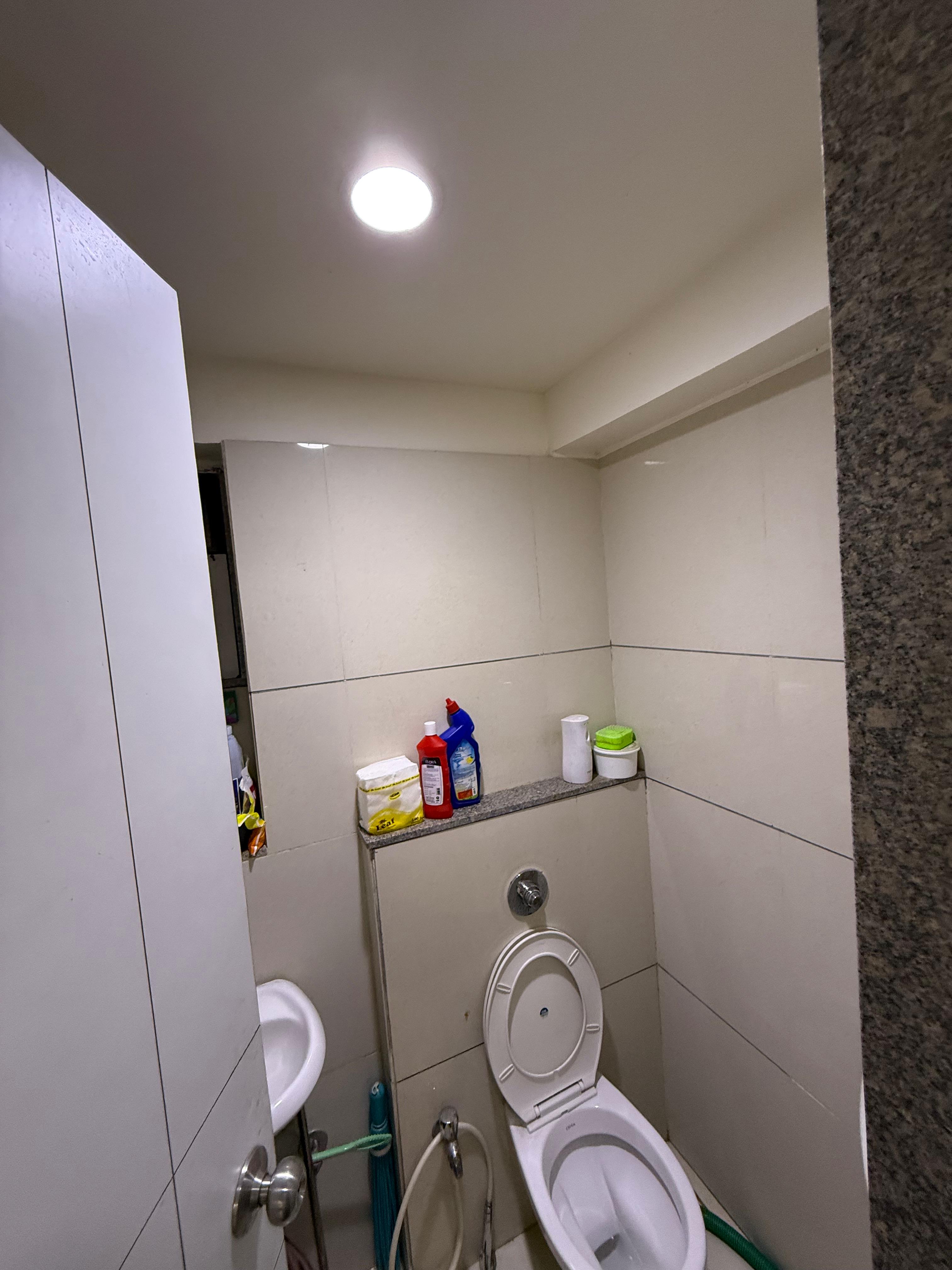 1200 Sq. Ft. Commercial Office for Rent in Ashram Road Ahmedabad - Media 4