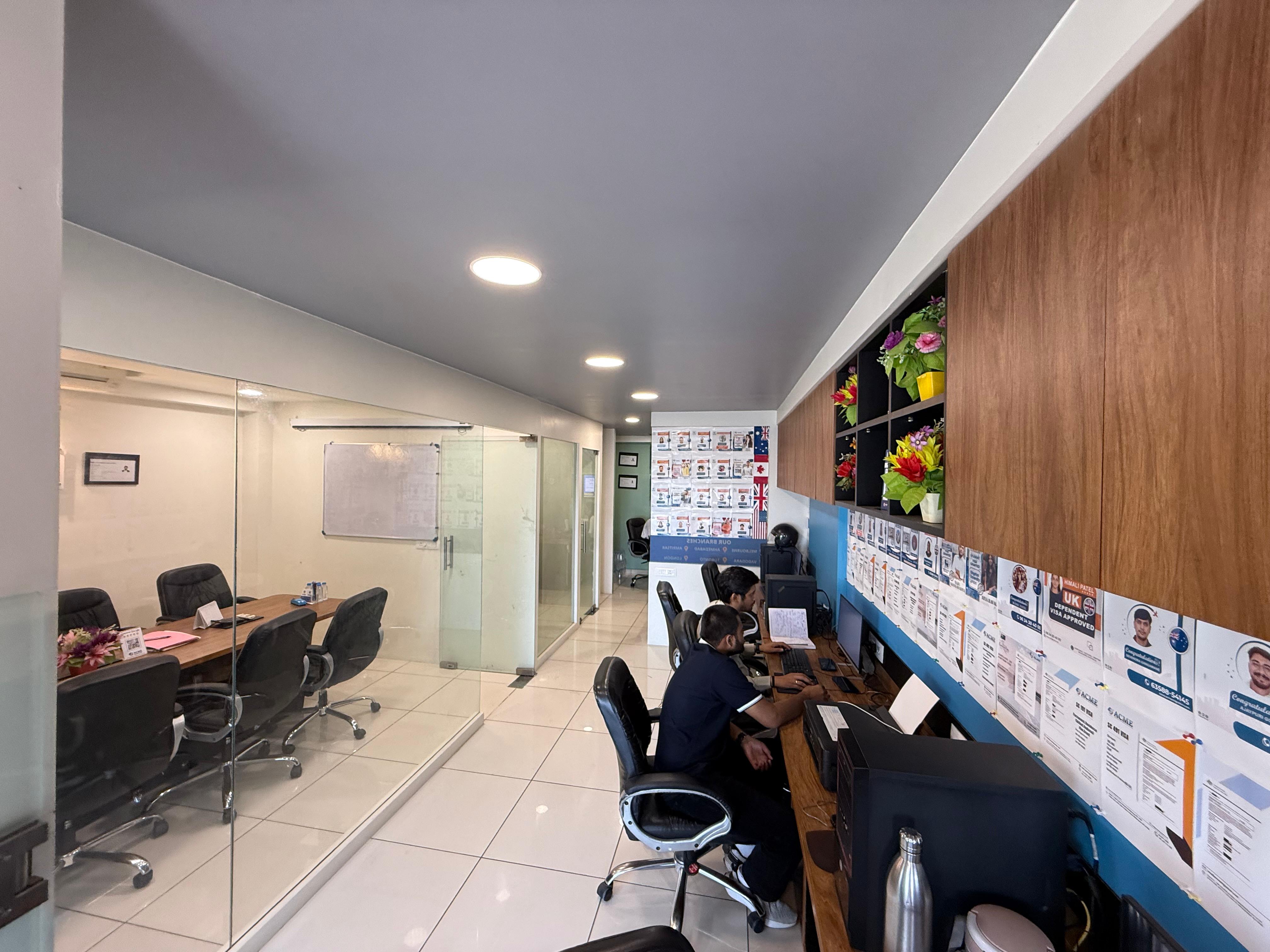 1200 Sq. Ft. Commercial Office for Rent in Ashram Road Ahmedabad - Media 9