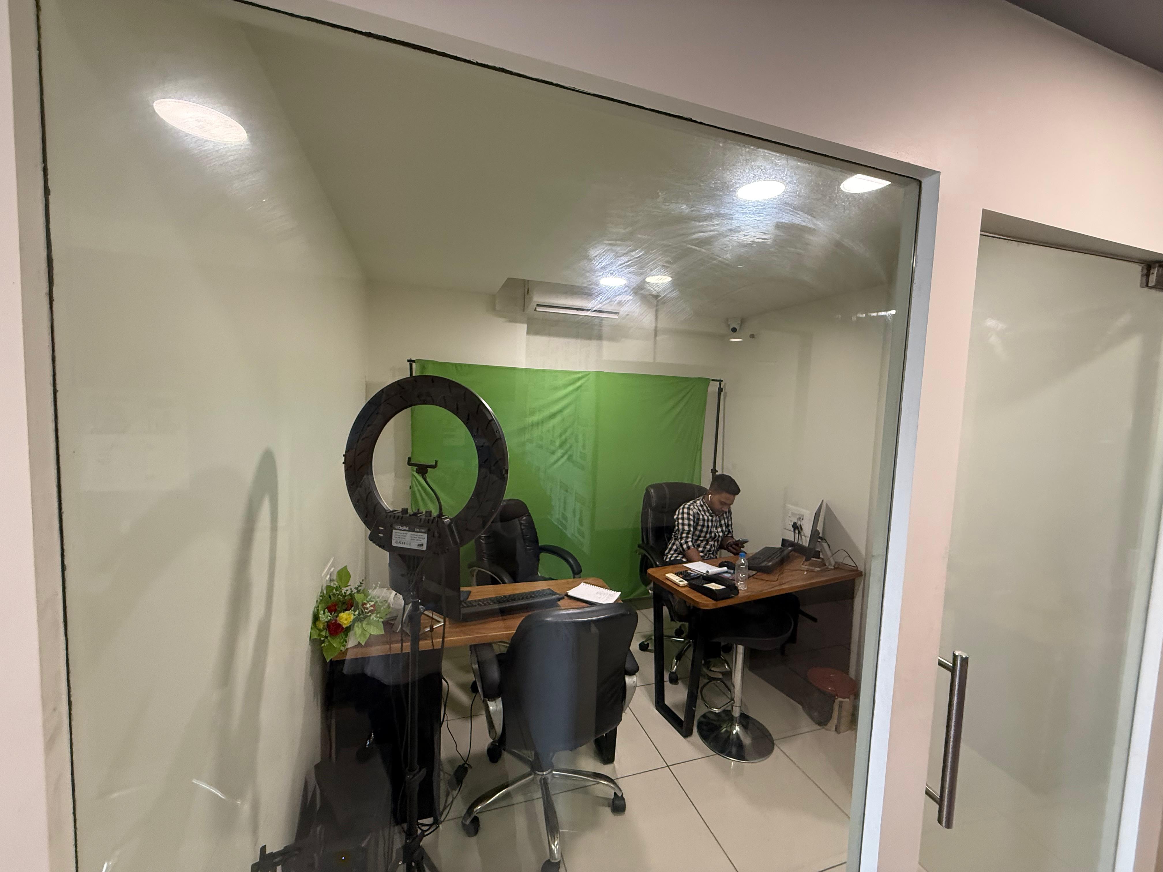 1200 Sq. Ft. Commercial Office for Rent in Ashram Road Ahmedabad - Media 15
