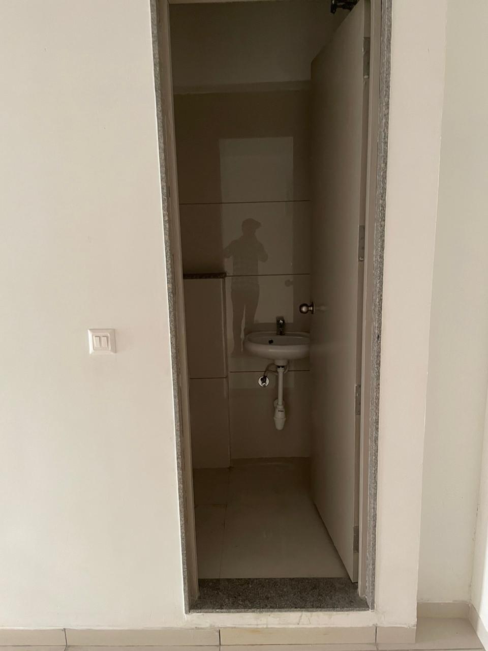 Office 830 Sq. Ft. Commercial Office for Rent in Ashram Road Ahmedabad - Media 4