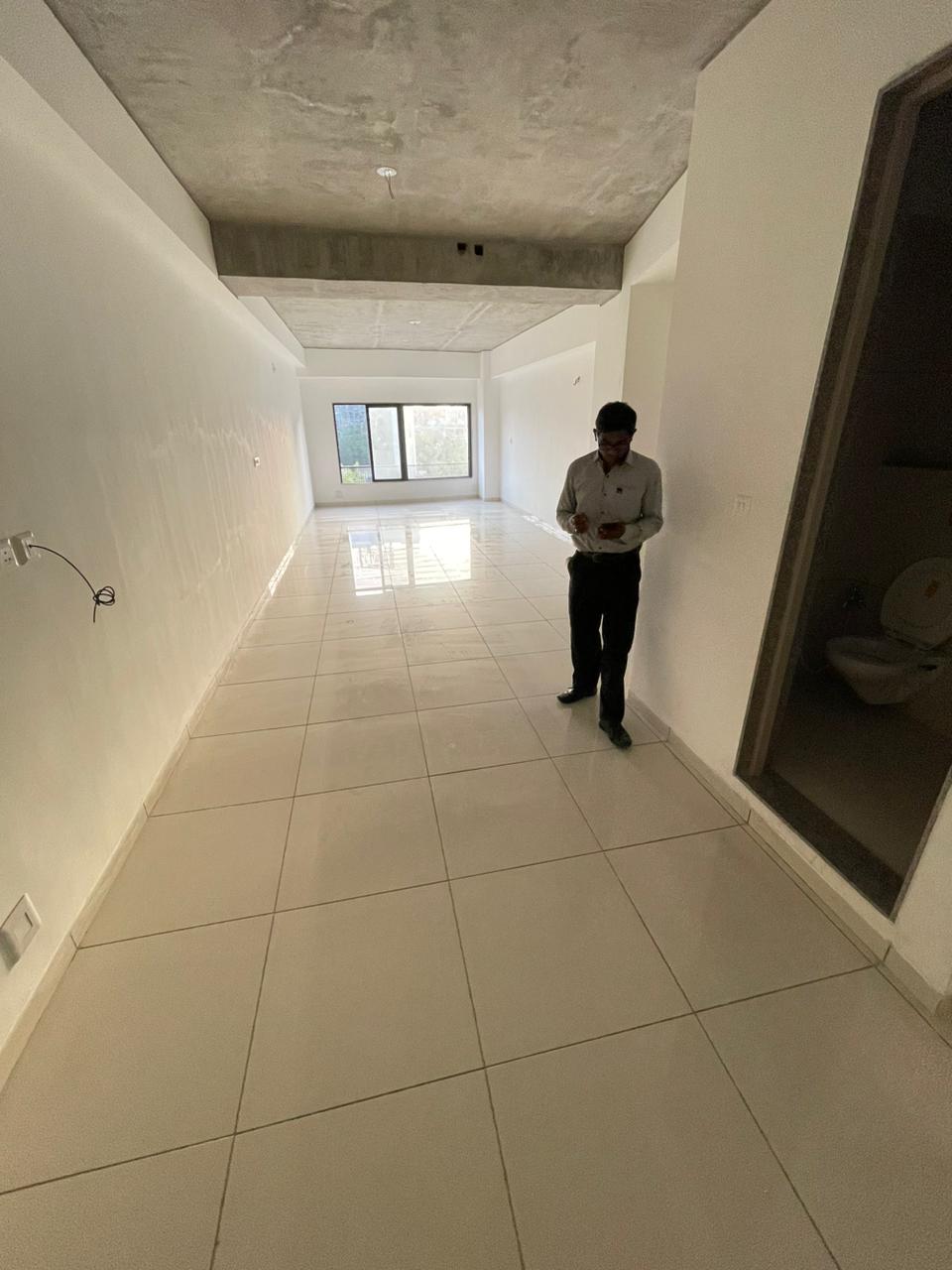 Office 830 Sq. Ft. Commercial Office for Rent in Ashram Road Ahmedabad - Media 3
