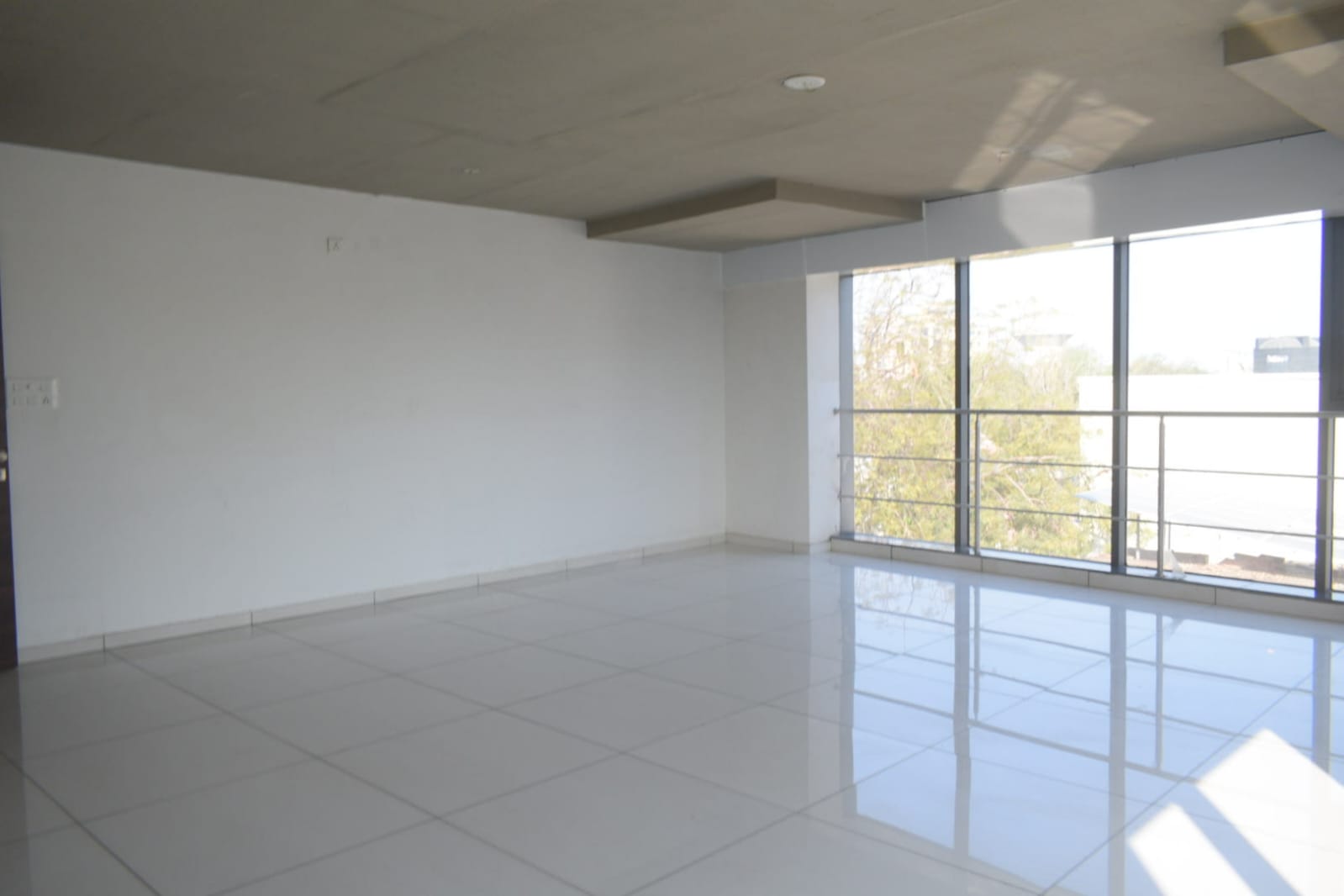 1084 Sq. Ft. Commercial Office for Rent in Ashram Road Ahmedabad - Media 2