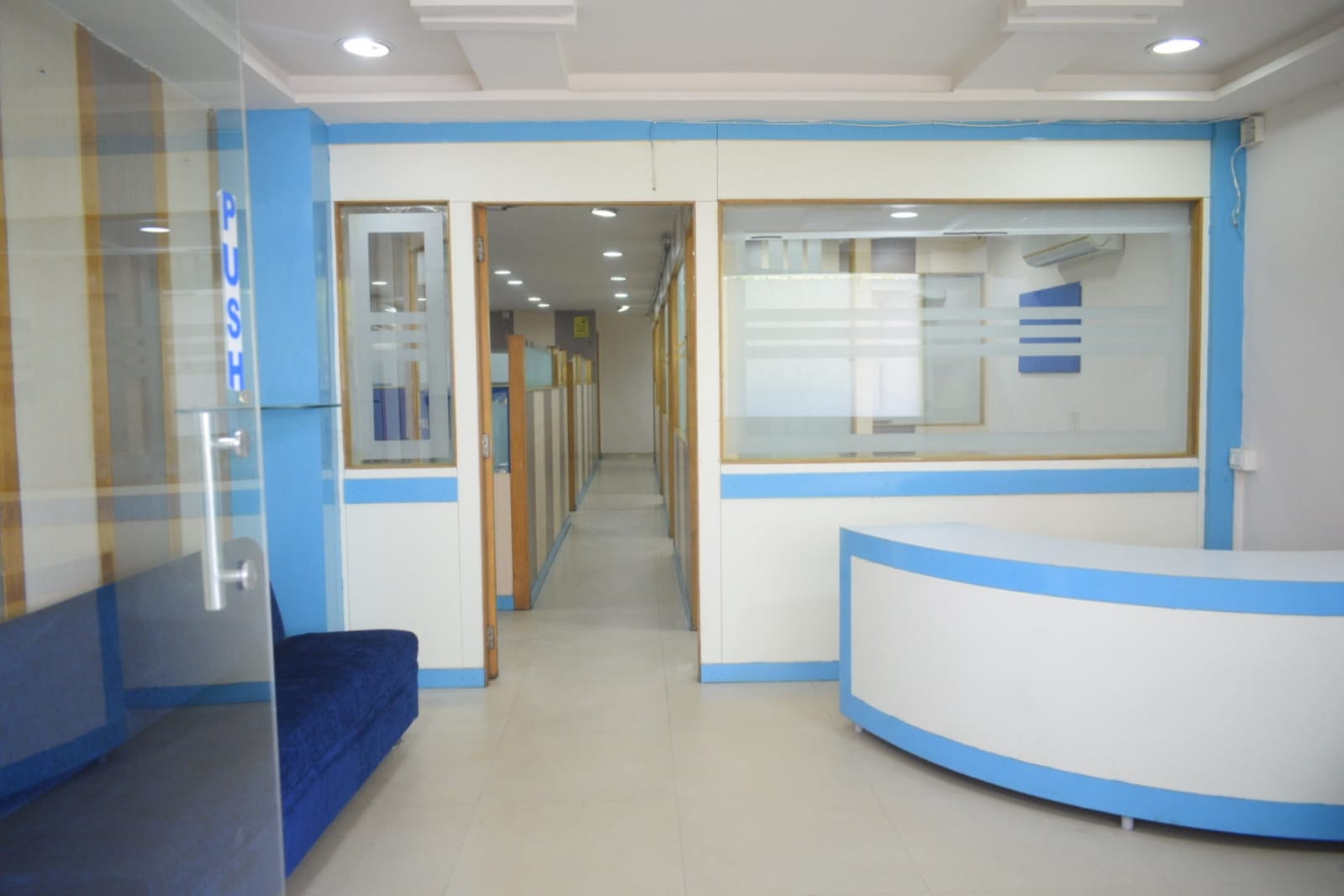1524 Sq. Ft. Commercial Office for Rent in Cg Road Ahmedabad - Media 4