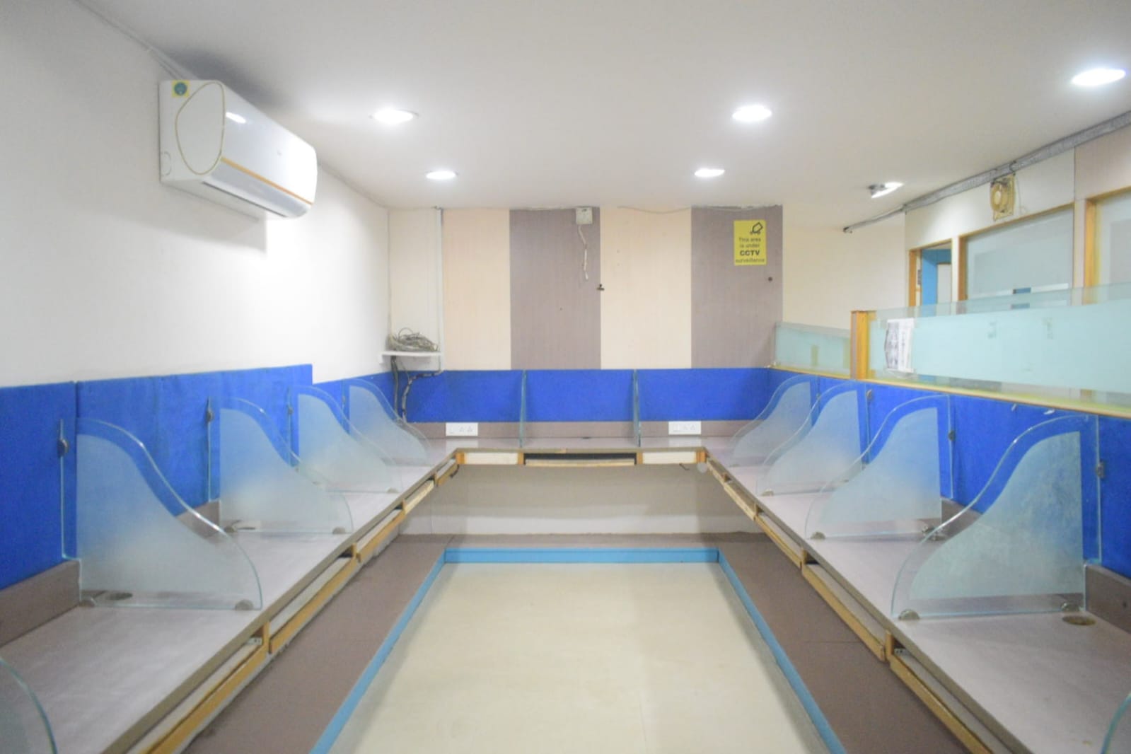 1524 Sq. Ft. Commercial Office for Rent in Cg Road Ahmedabad - Media 5