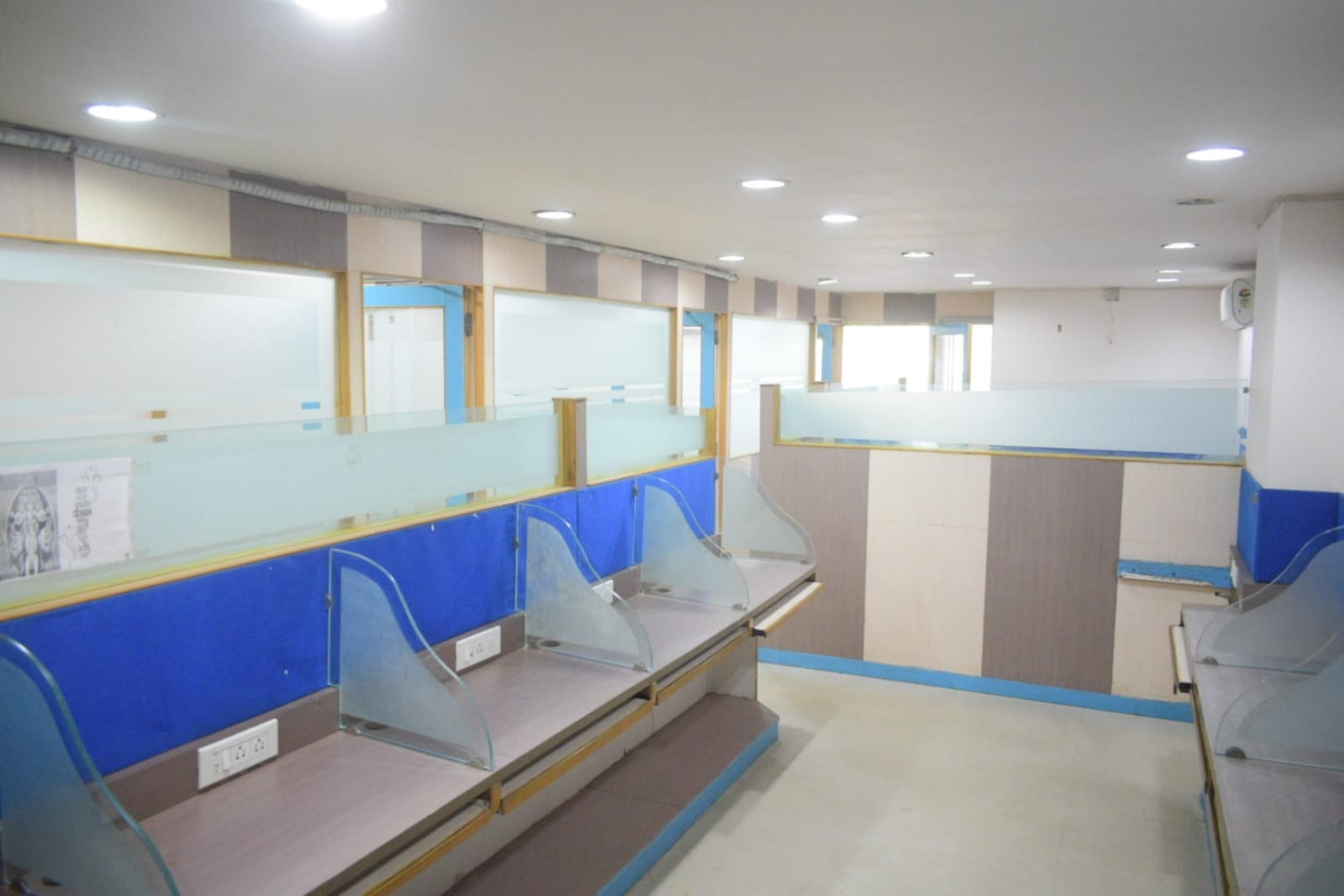 1524 Sq. Ft. Commercial Office for Rent in Cg Road Ahmedabad - Media 6