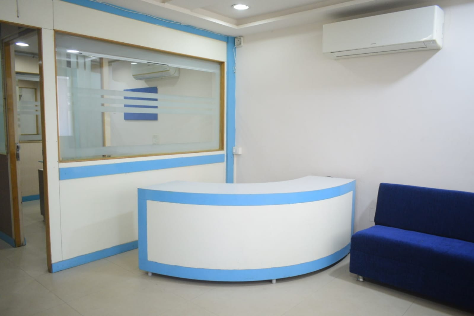 1524 Sq. Ft. Commercial Office for Rent in Cg Road Ahmedabad - Media 7