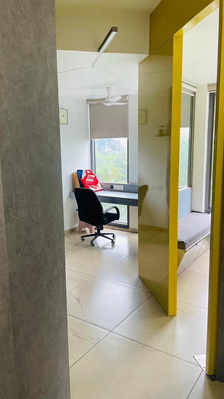 884 Sq. Ft. Commercial Office for Rent in Cg Road Ahmedabad - Media 8