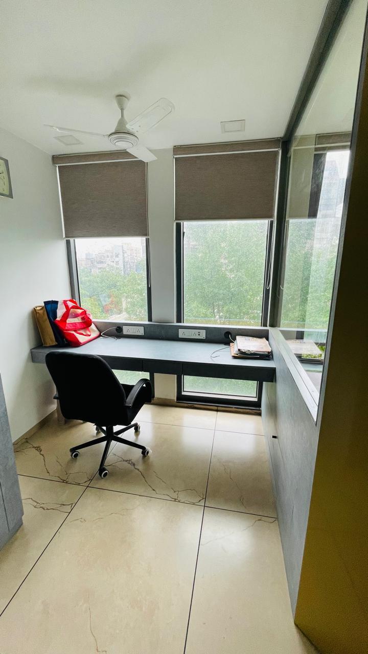 884 Sq. Ft. Commercial Office for Rent in Cg Road Ahmedabad - Media 10