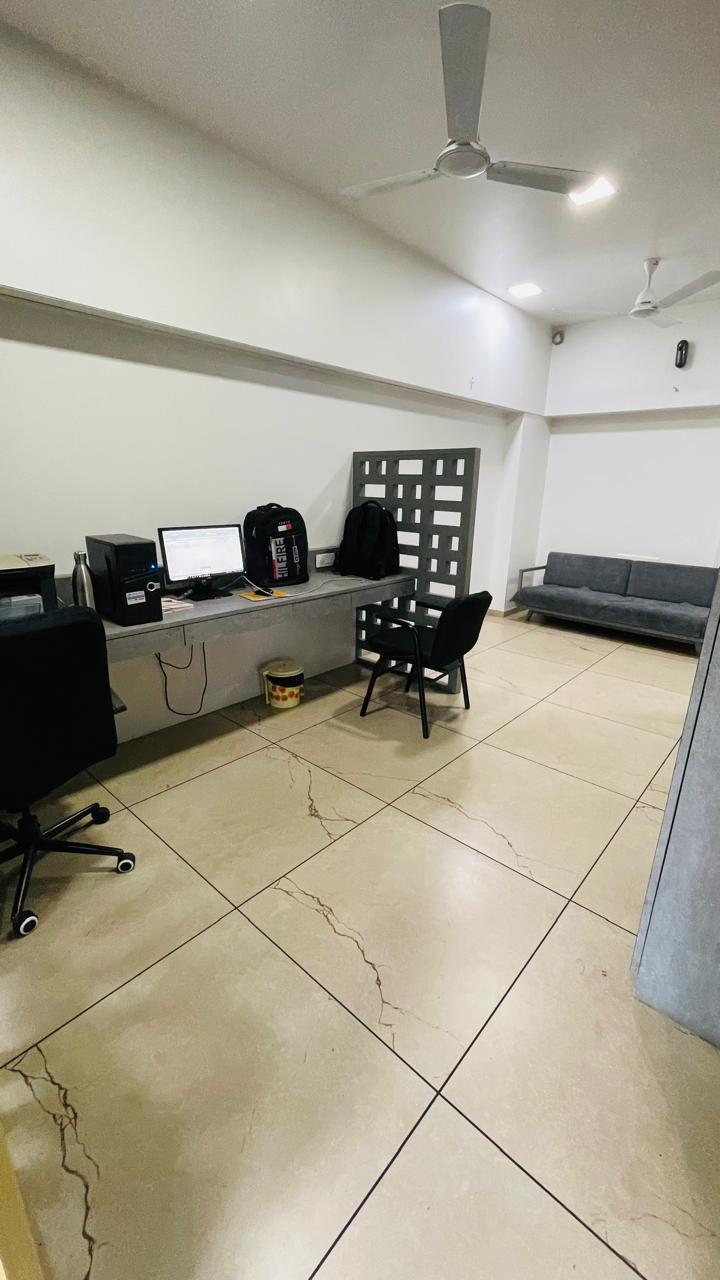 884 Sq. Ft. Commercial Office for Rent in Cg Road Ahmedabad - Media 12