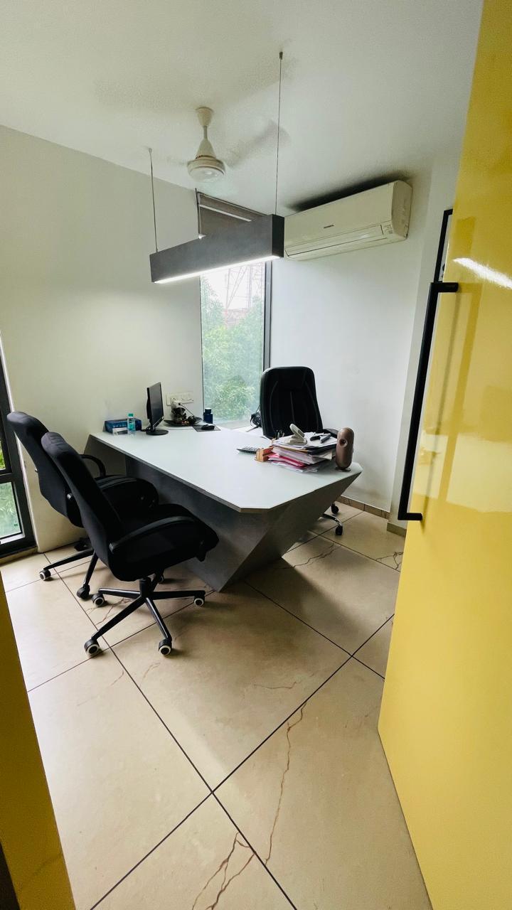 884 Sq. Ft. Commercial Office for Rent in Cg Road Ahmedabad - Media 13