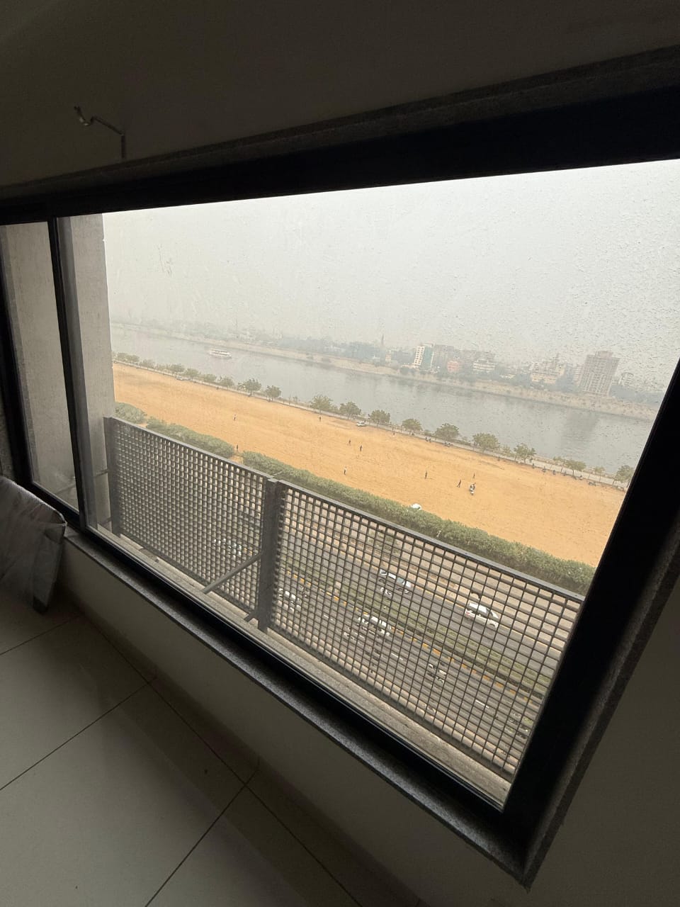 750 Sq. Ft. Commercial Office for Rent in Ashram Road Ahmedabad