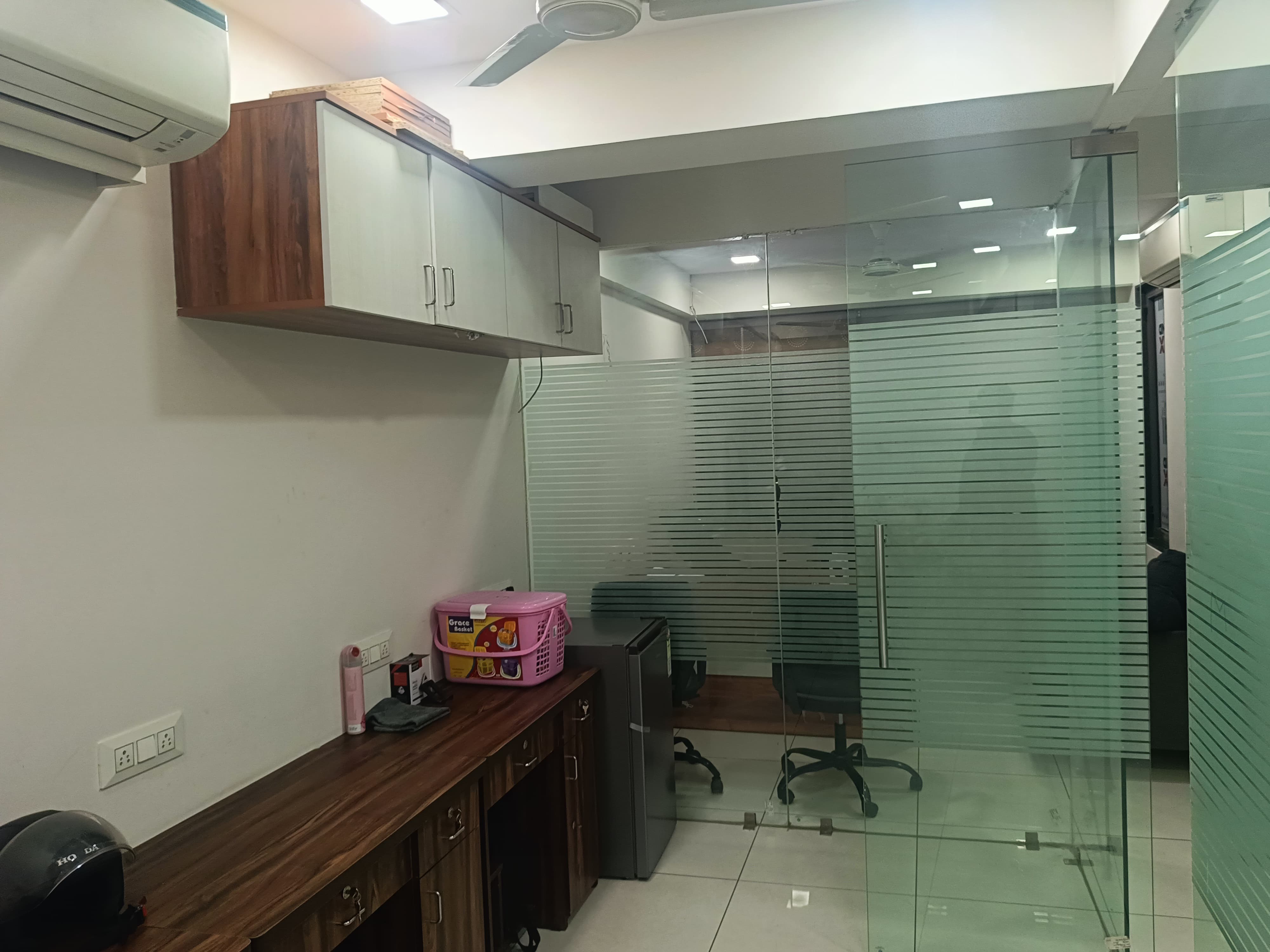 1400 Sq. Ft. Commercial Office for Rent in Navrangpura Ahmedabad - Media 4