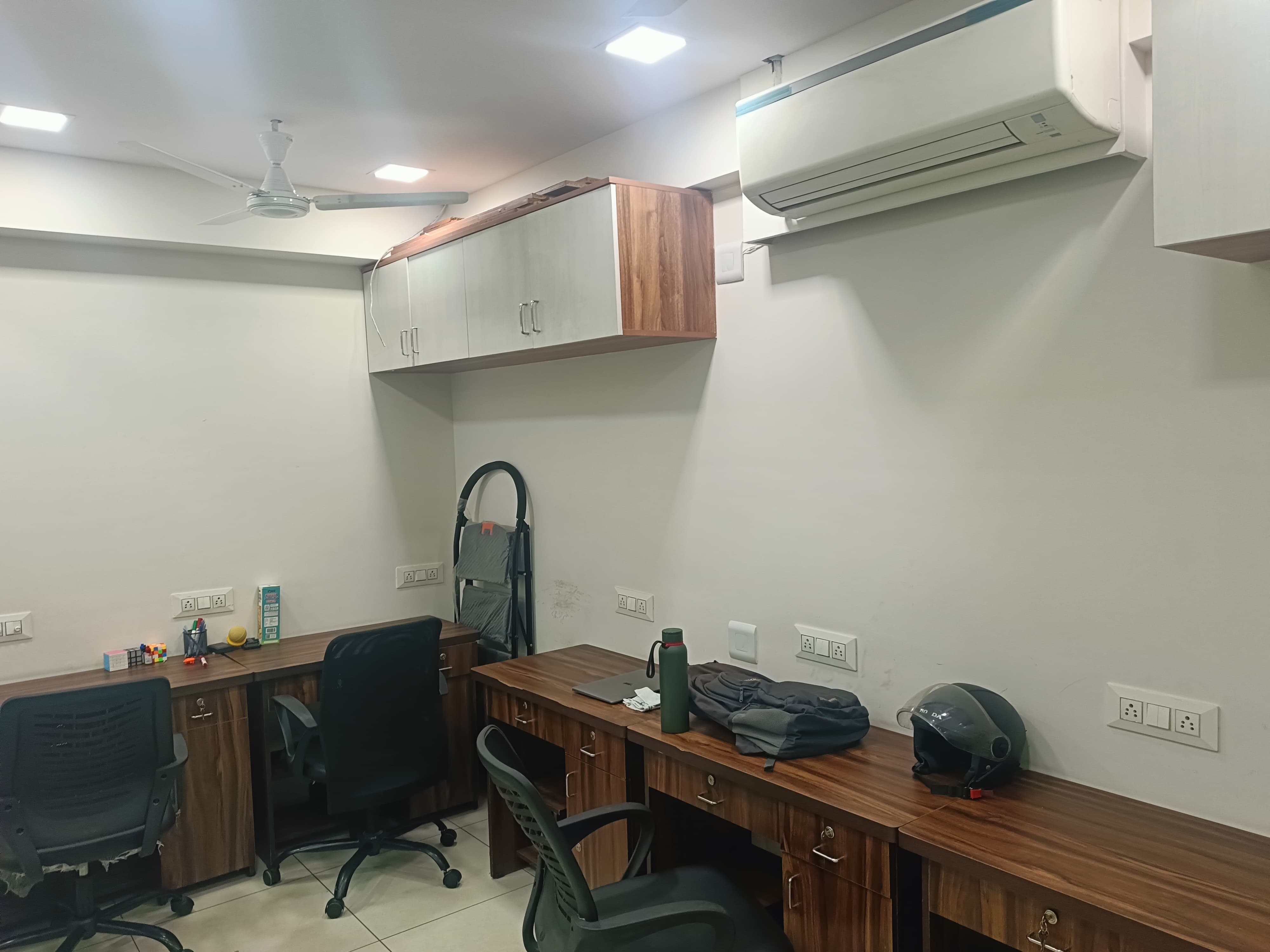 1400 Sq. Ft. Commercial Office for Rent in Navrangpura Ahmedabad - Media 5