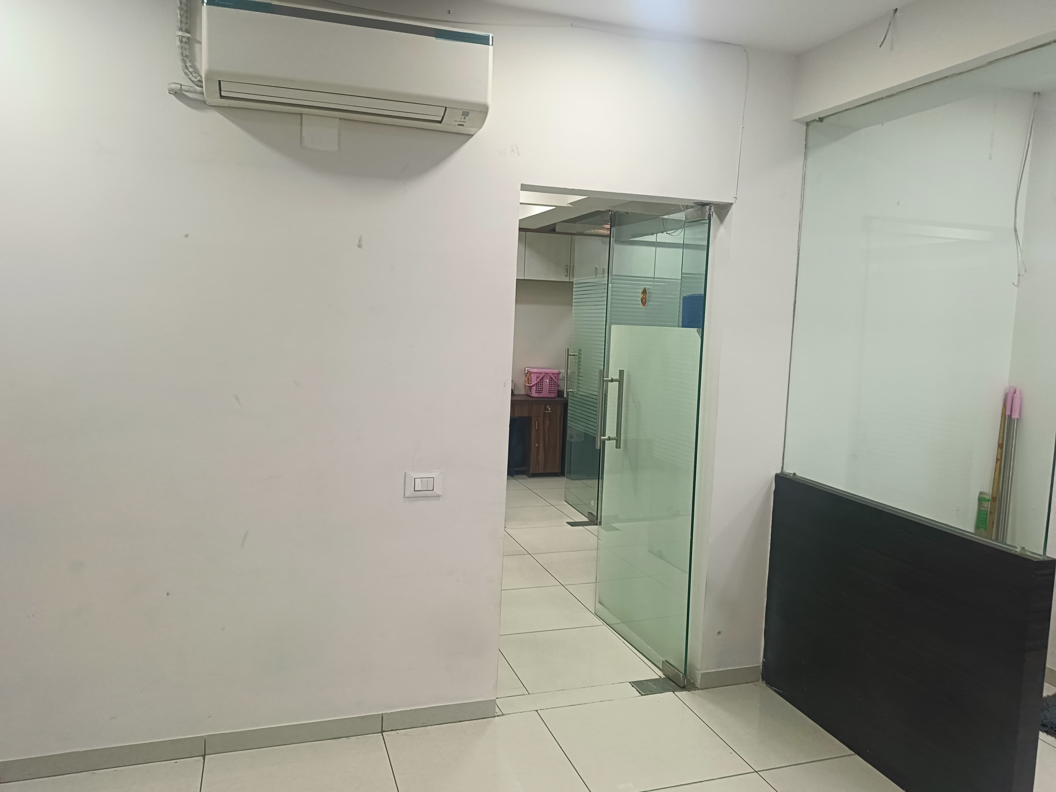 1400 Sq. Ft. Commercial Office for Rent in Navrangpura Ahmedabad - Media 7