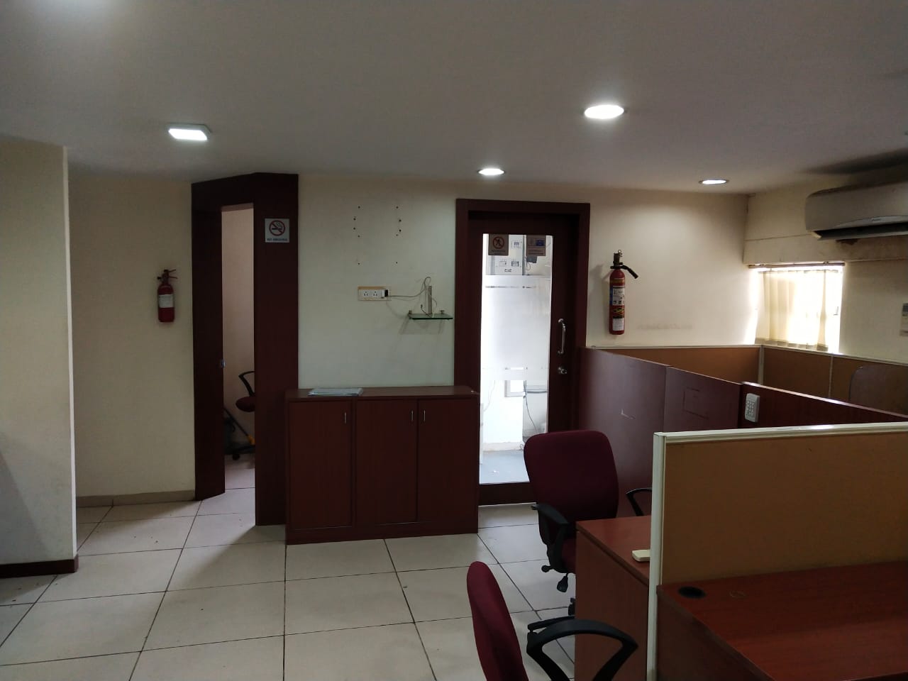 1927 Sq. Ft. Commercial Office for Rent in Cg Road Ahmedabad - Media 9