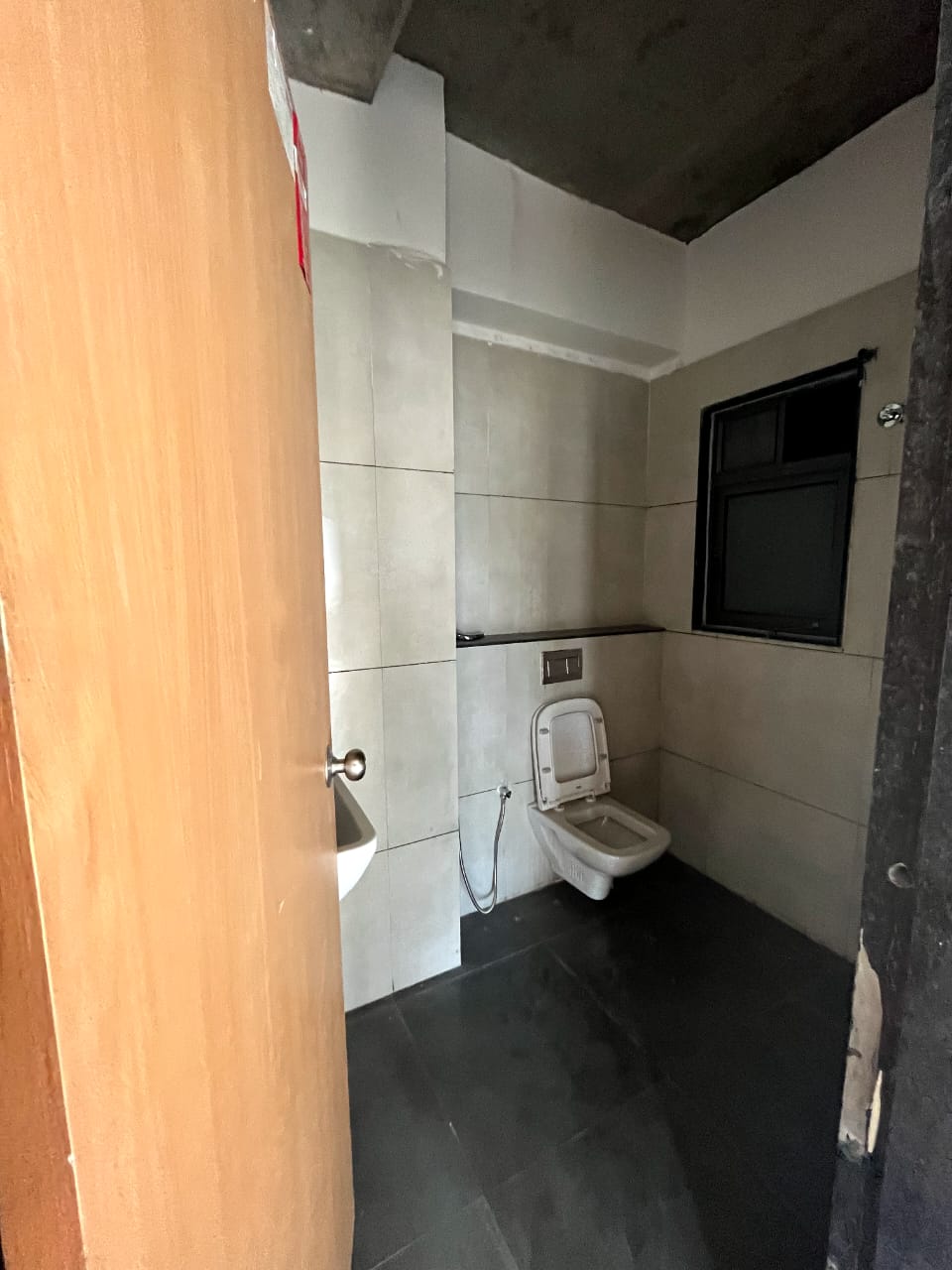 1024 Sq. Ft. Commercial Office for Rent in Sola Ahmedabad - Media 8