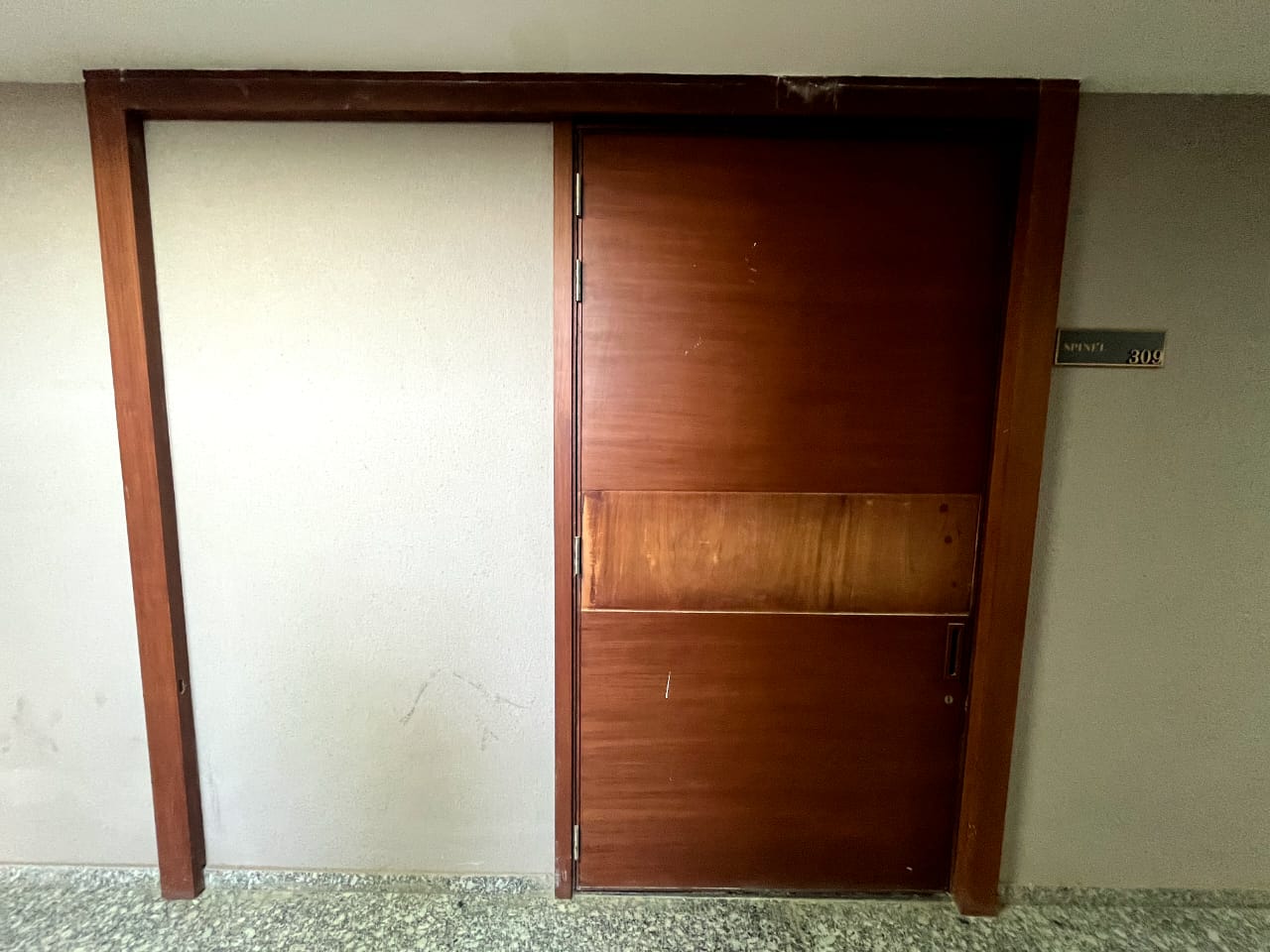 1024 Sq. Ft. Commercial Office for Rent in Sola Ahmedabad - Media 11