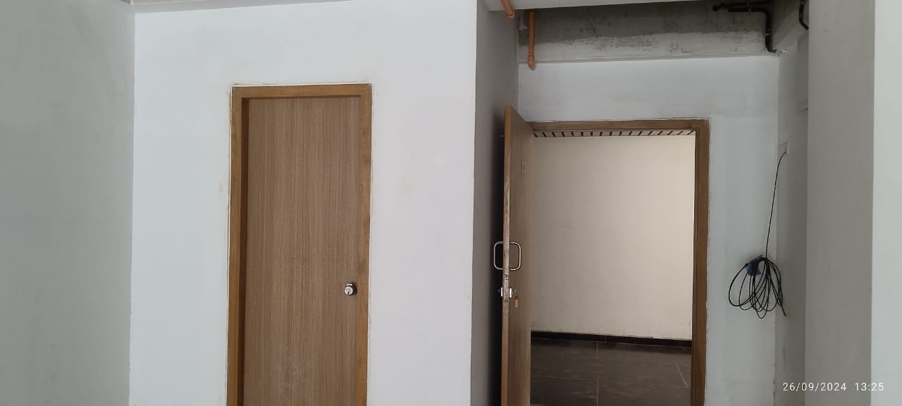 981 Sq. Ft. Commercial Office for Rent in Gota Ahmedabad - Media 3