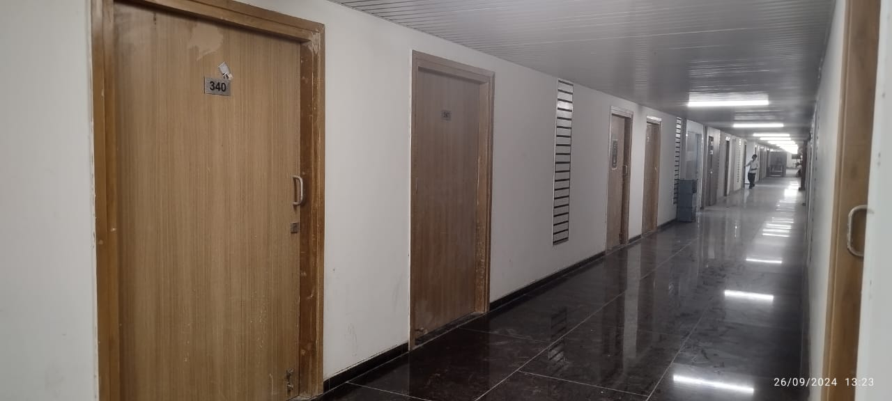 981 Sq. Ft. Commercial Office for Rent in Gota Ahmedabad - Media 2