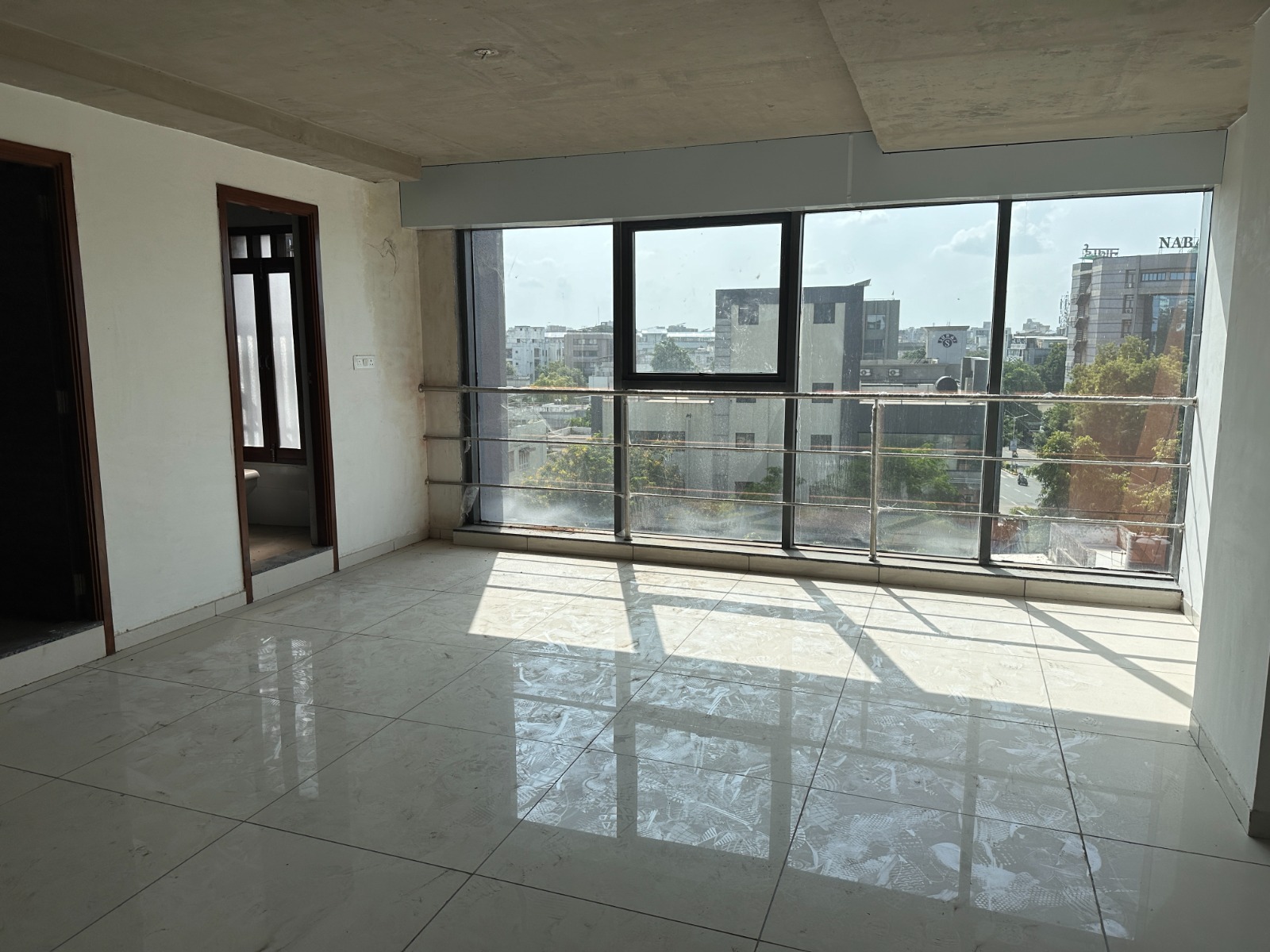 1700 Sq. Ft. Commercial Office for Rent in Ashram Road Ahmedabad - Media 4
