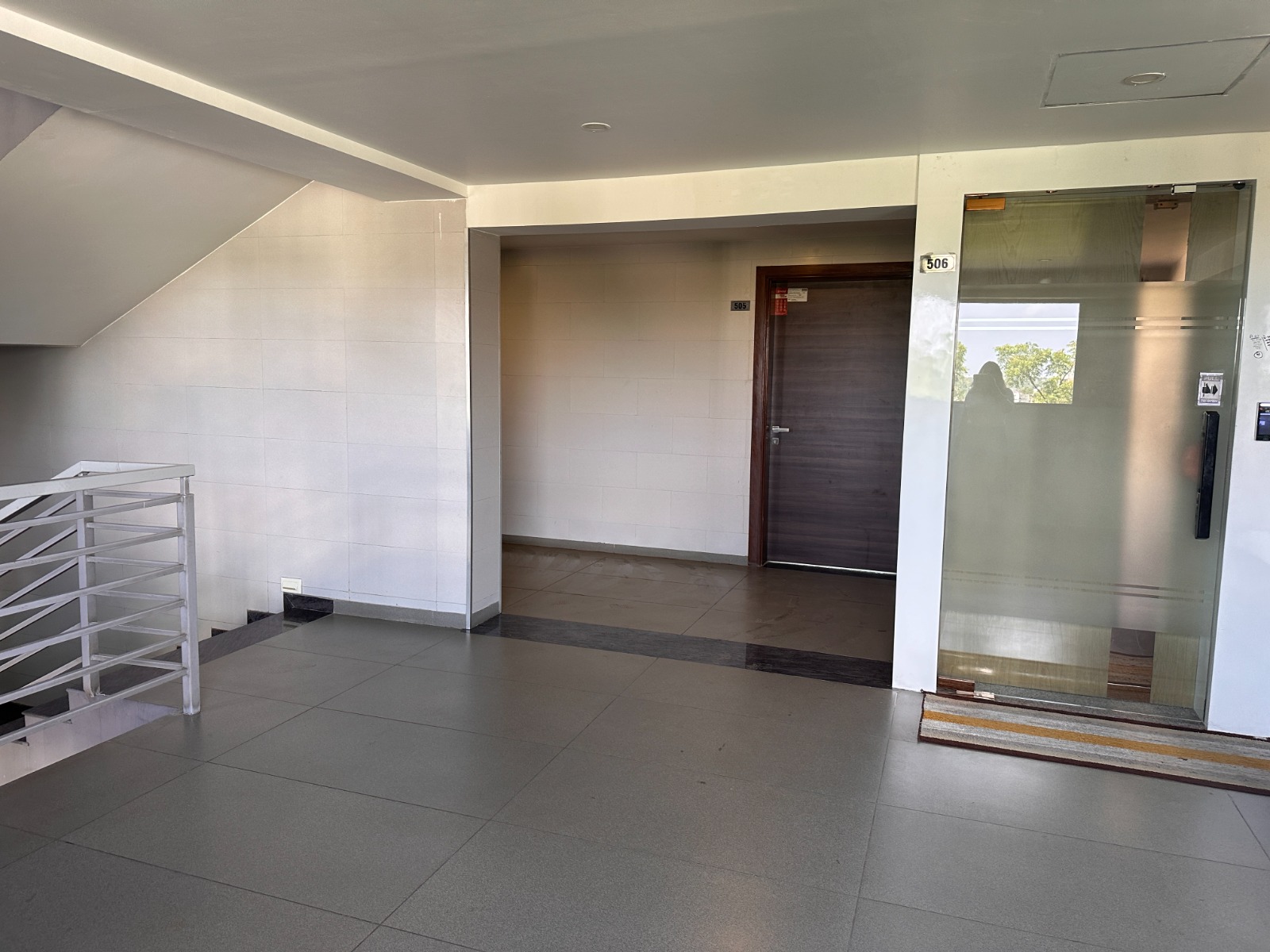 1700 Sq. Ft. Commercial Office for Rent in Ashram Road Ahmedabad - Media 8