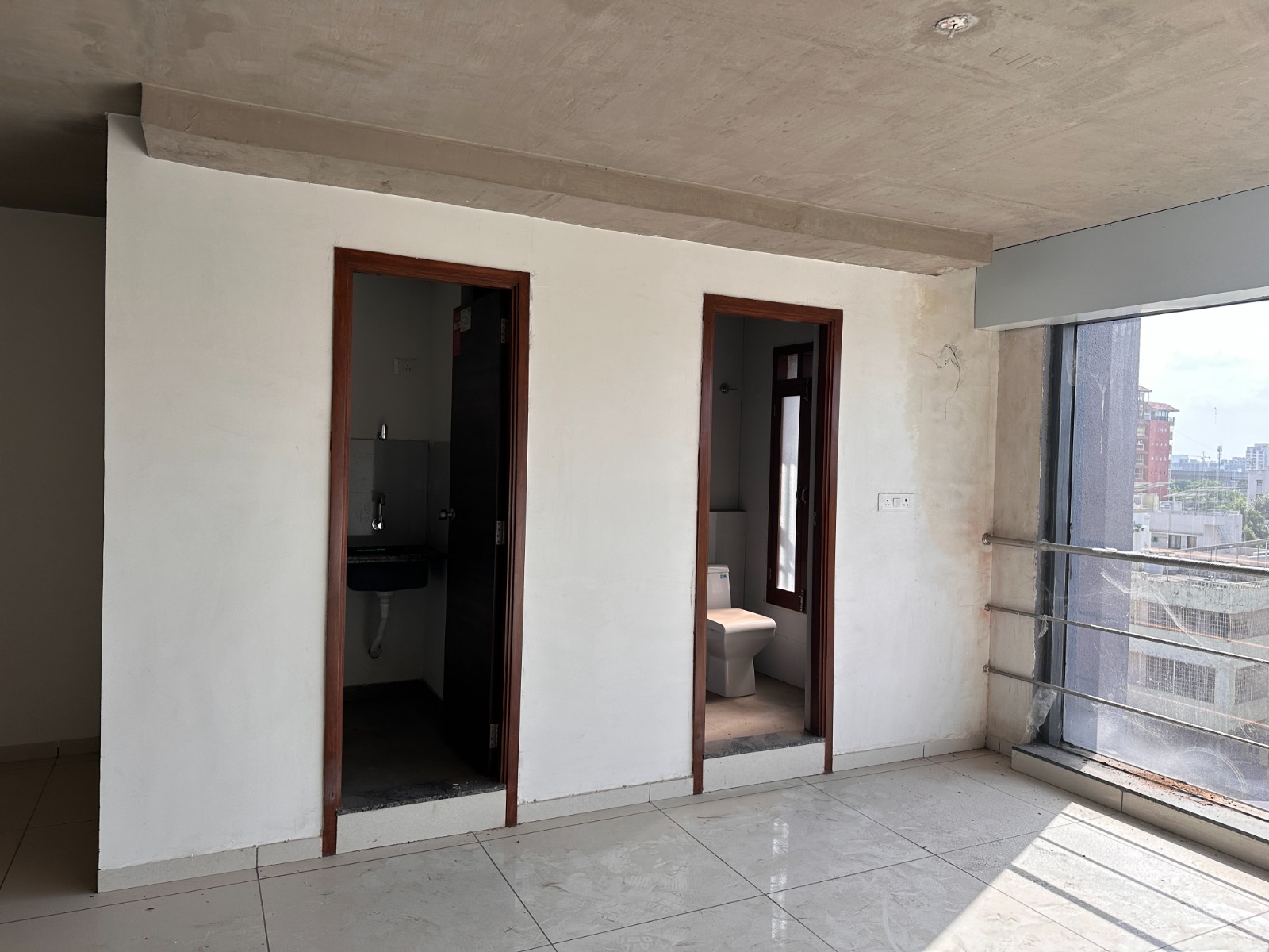 1700 Sq. Ft. Commercial Office for Rent in Ashram Road Ahmedabad - Media 12