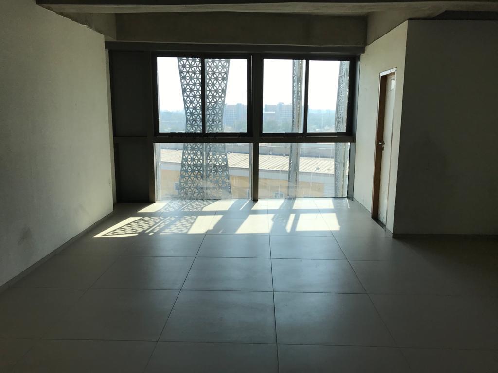 875 Sq. Ft. Commercial Office for Rent in Memnagar/gurukul Ahmedabad - Media 2