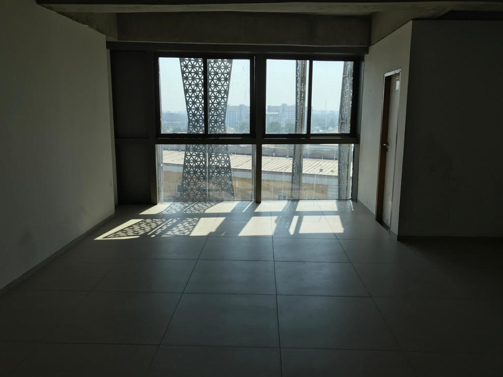 875 Sq. Ft. Commercial Office for Rent in Memnagar/gurukul Ahmedabad - Media 4