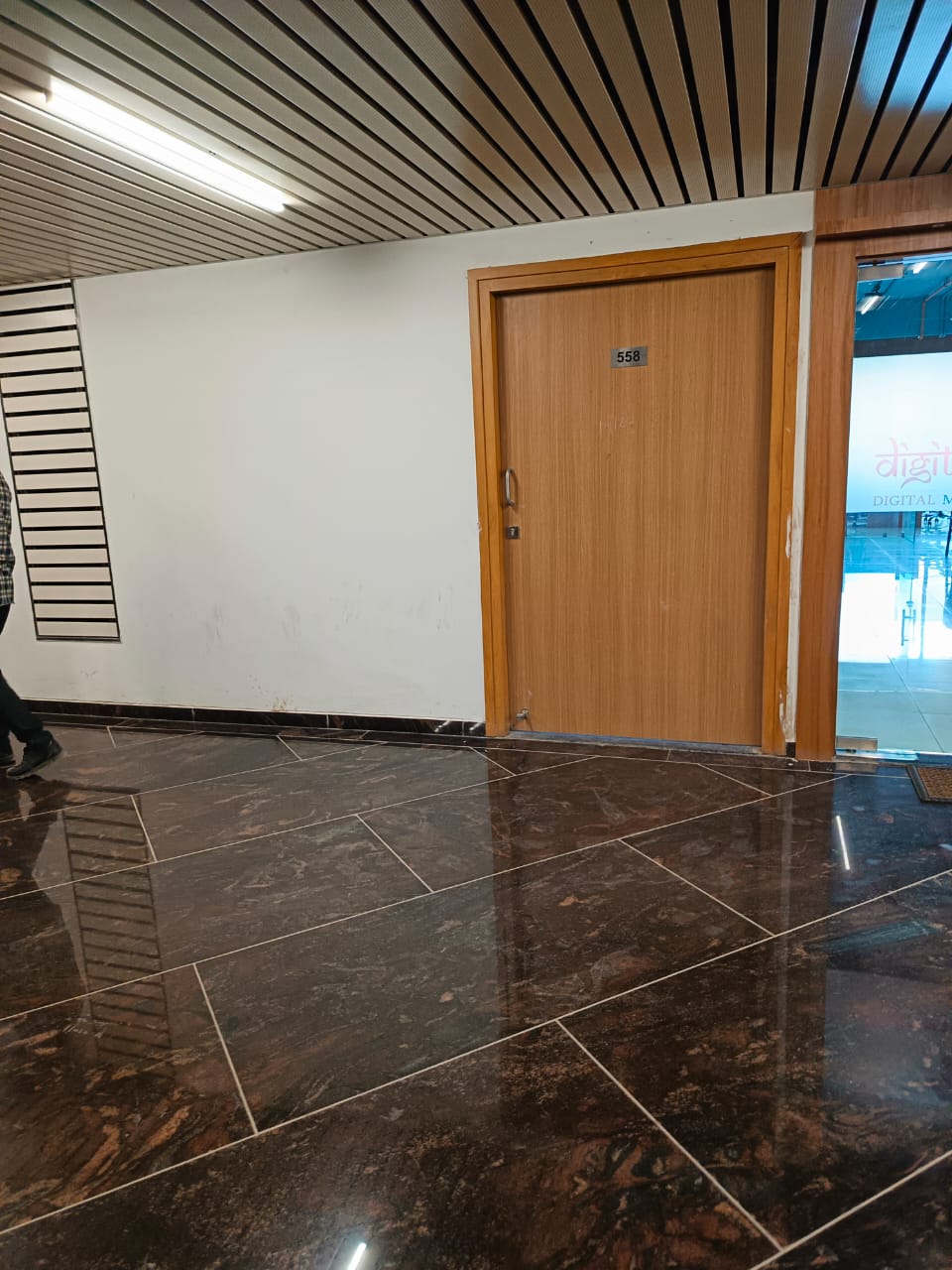 873 Sq. Ft. Commercial Office for Rent in Gota Ahmedabad - Media 5