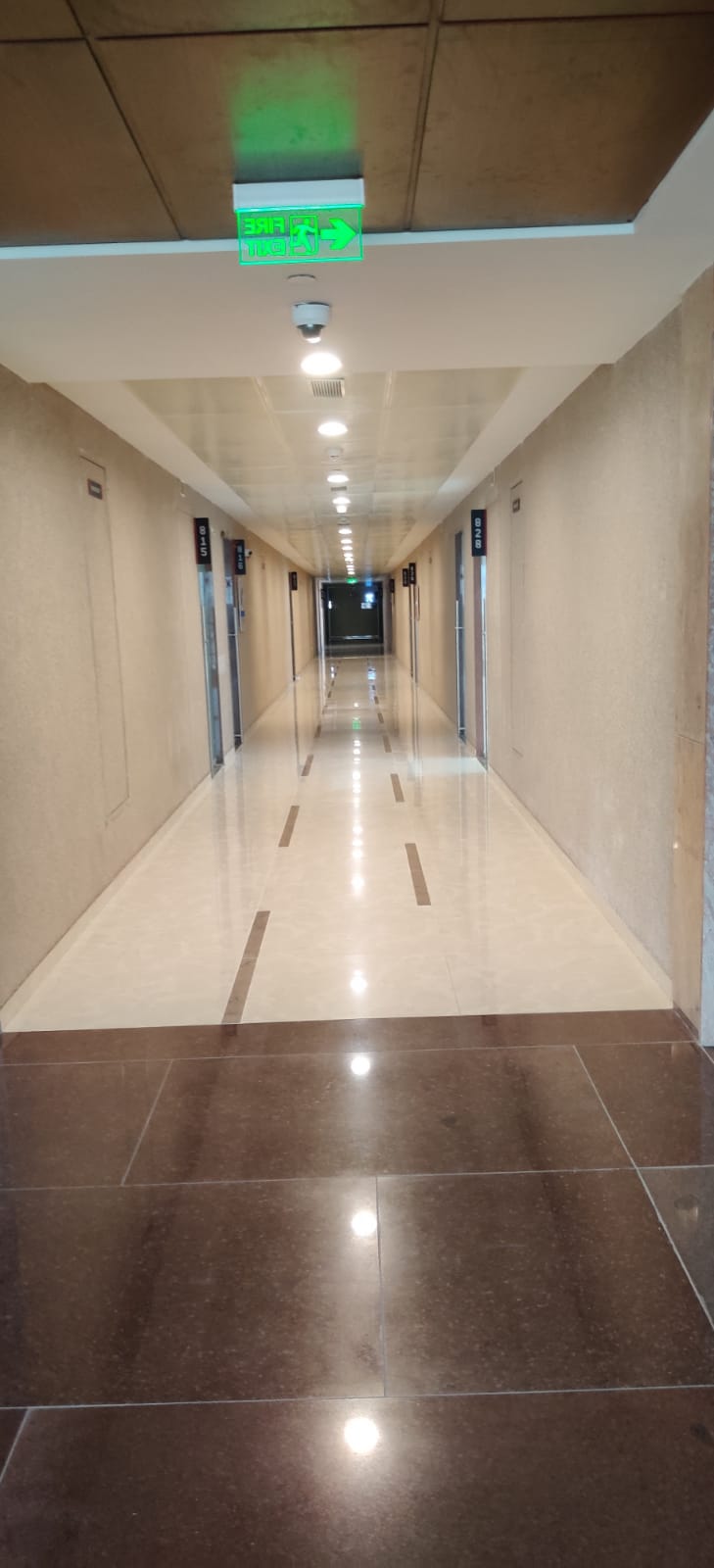 909 Sq. Ft. Commercial Office for Rent in Nehrunagar Ahmedabad - Media 2
