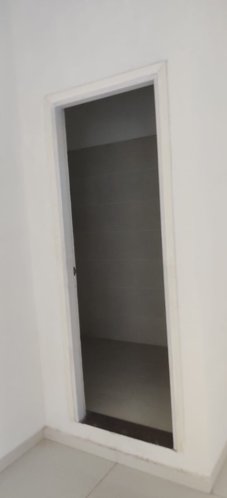 909 Sq. Ft. Commercial Office for Rent in Nehrunagar Ahmedabad - Media 4