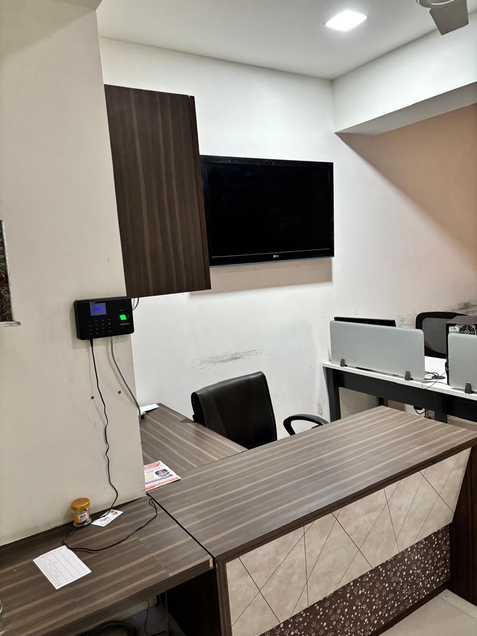 1035 Sq. Ft. Commercial Office for Rent in Science City Ahmedabad