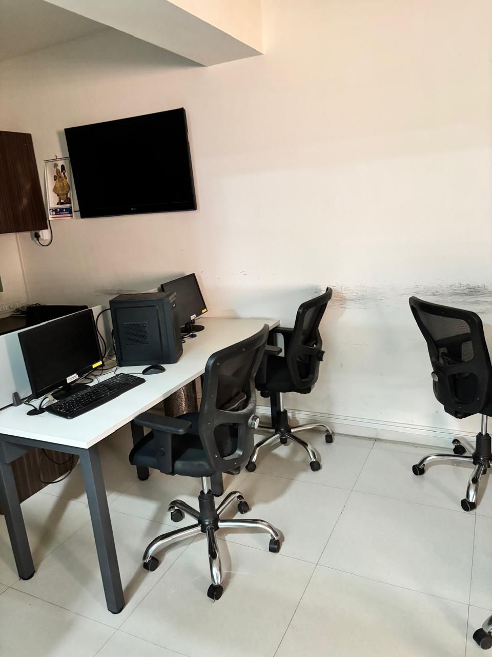 1035 Sq. Ft. Commercial Office for Rent in Science City Ahmedabad - Media 6