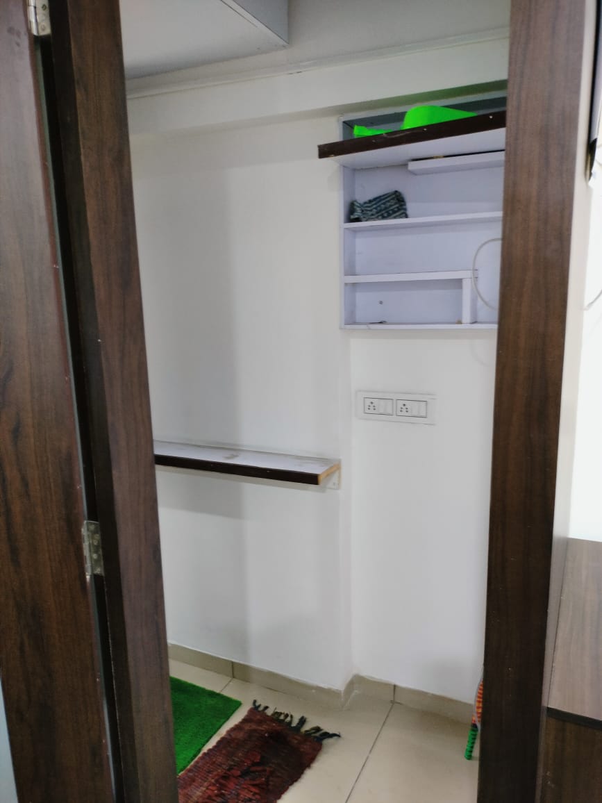 682 Sq. Ft. Commercial Office for Rent in Thaltej Ahmedabad - Media 2