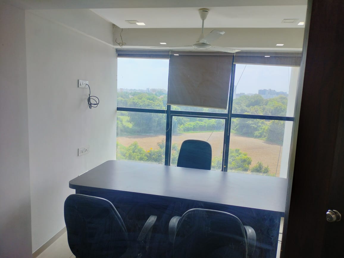 682 Sq. Ft. Commercial Office for Rent in Thaltej Ahmedabad - Media 6