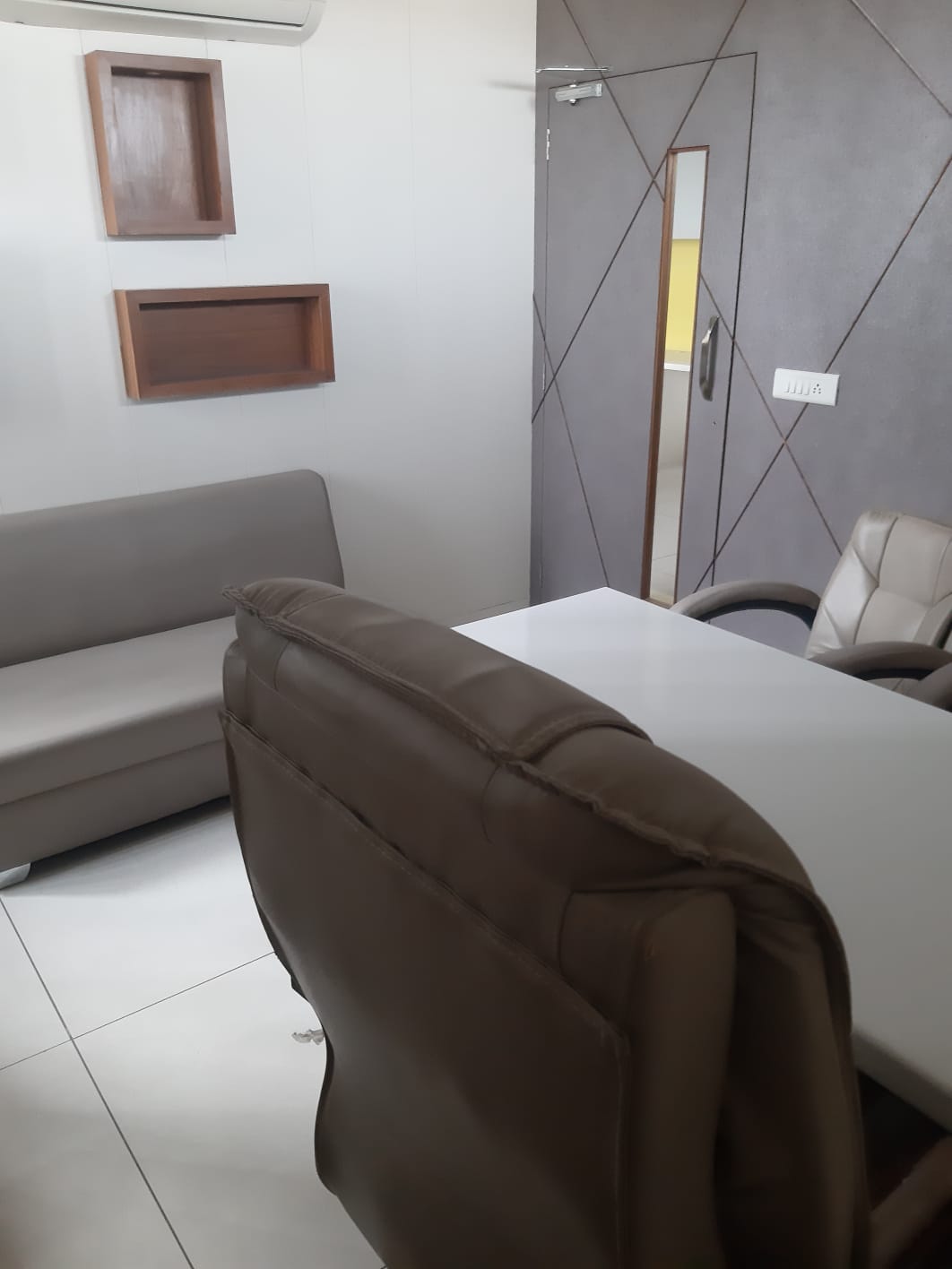1930 Sq. Ft. Commercial Office for Rent in Bodakdev Ahmedabad - Media 8