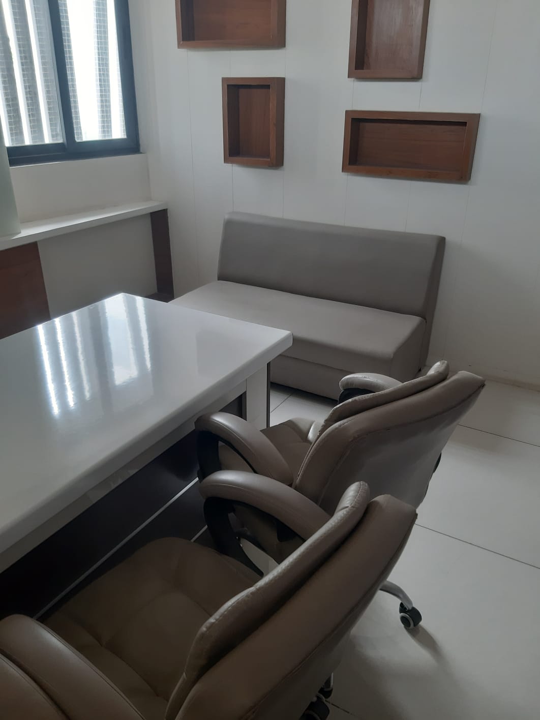 1930 Sq. Ft. Commercial Office for Rent in Bodakdev Ahmedabad - Media 5